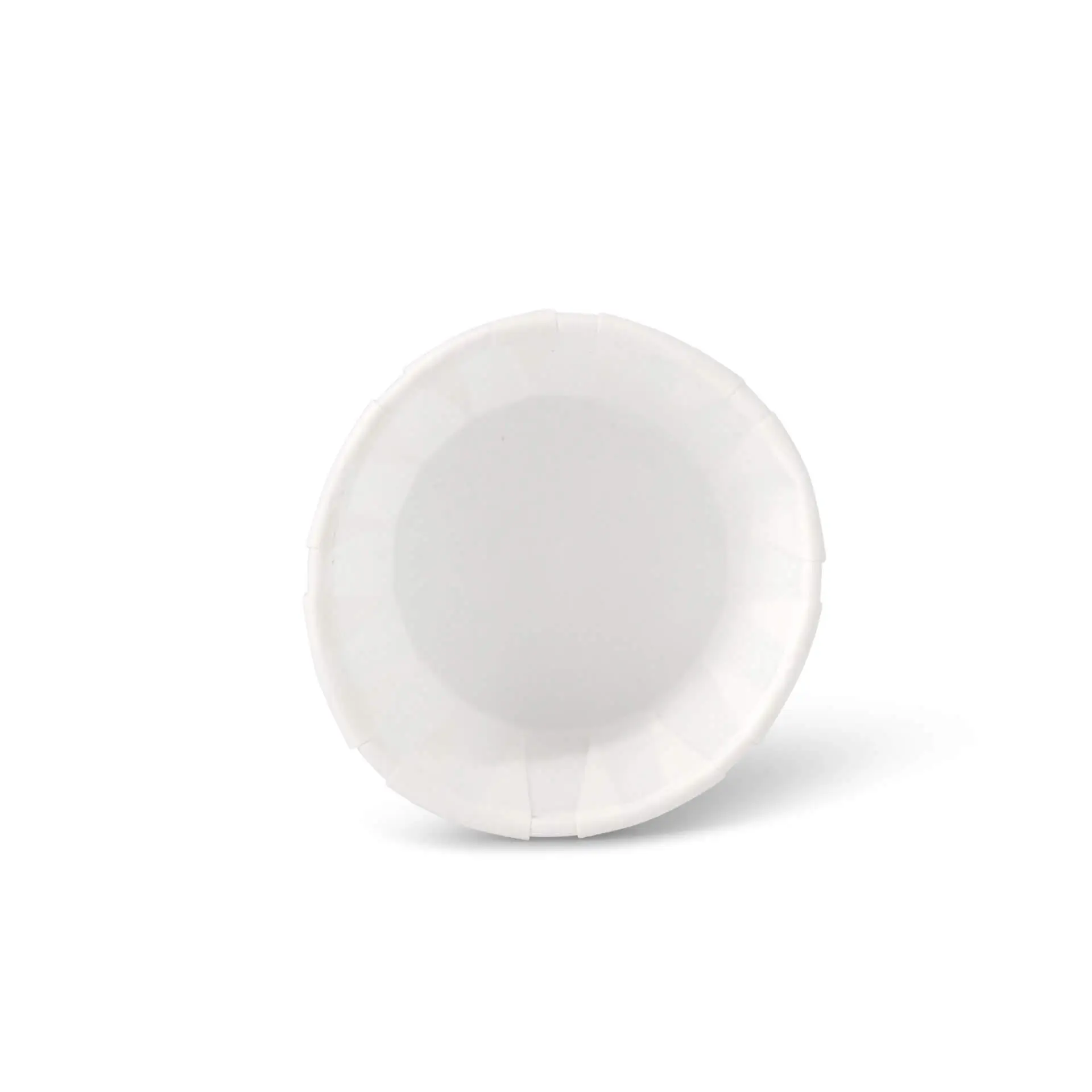 Witte beker met een diameter van 52 mm en een hoogte van 30 mm, ontworpen voor dips en kleine porties.