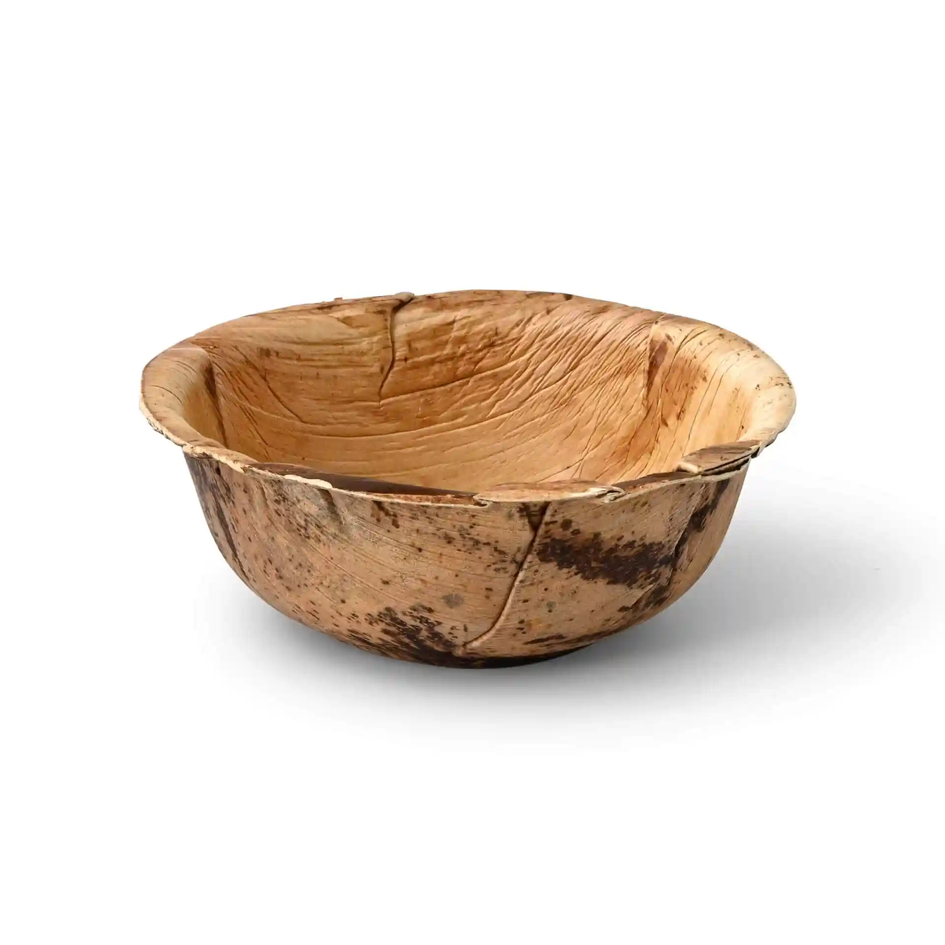 Ronde palmbladkom met een korrelstructuur, 150 mm in diameter en 55 mm hoog.