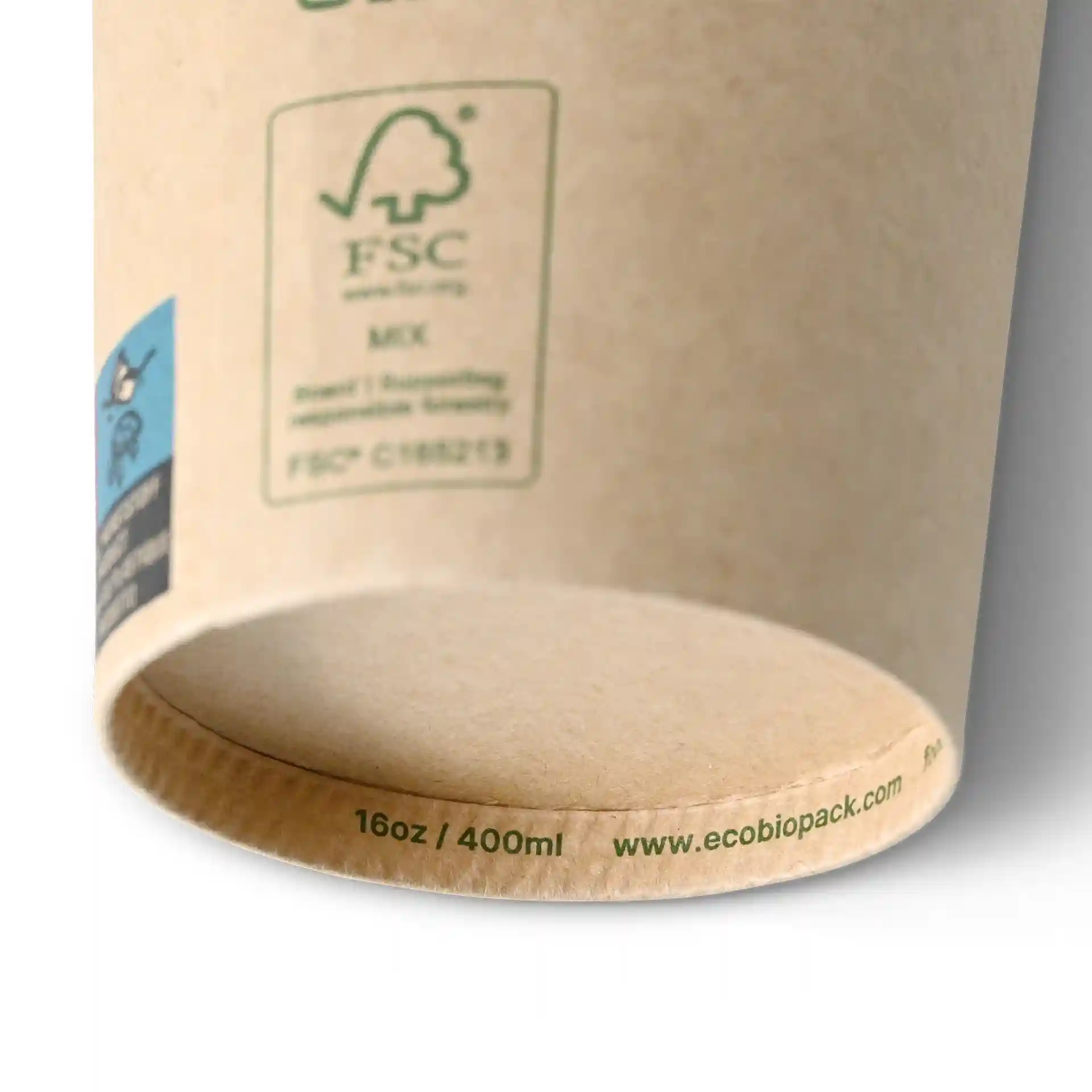 Bruine papieren beker met een diameter van 90 mm, toont een PLA-gecoat interieur en markeringen voor volume en website.