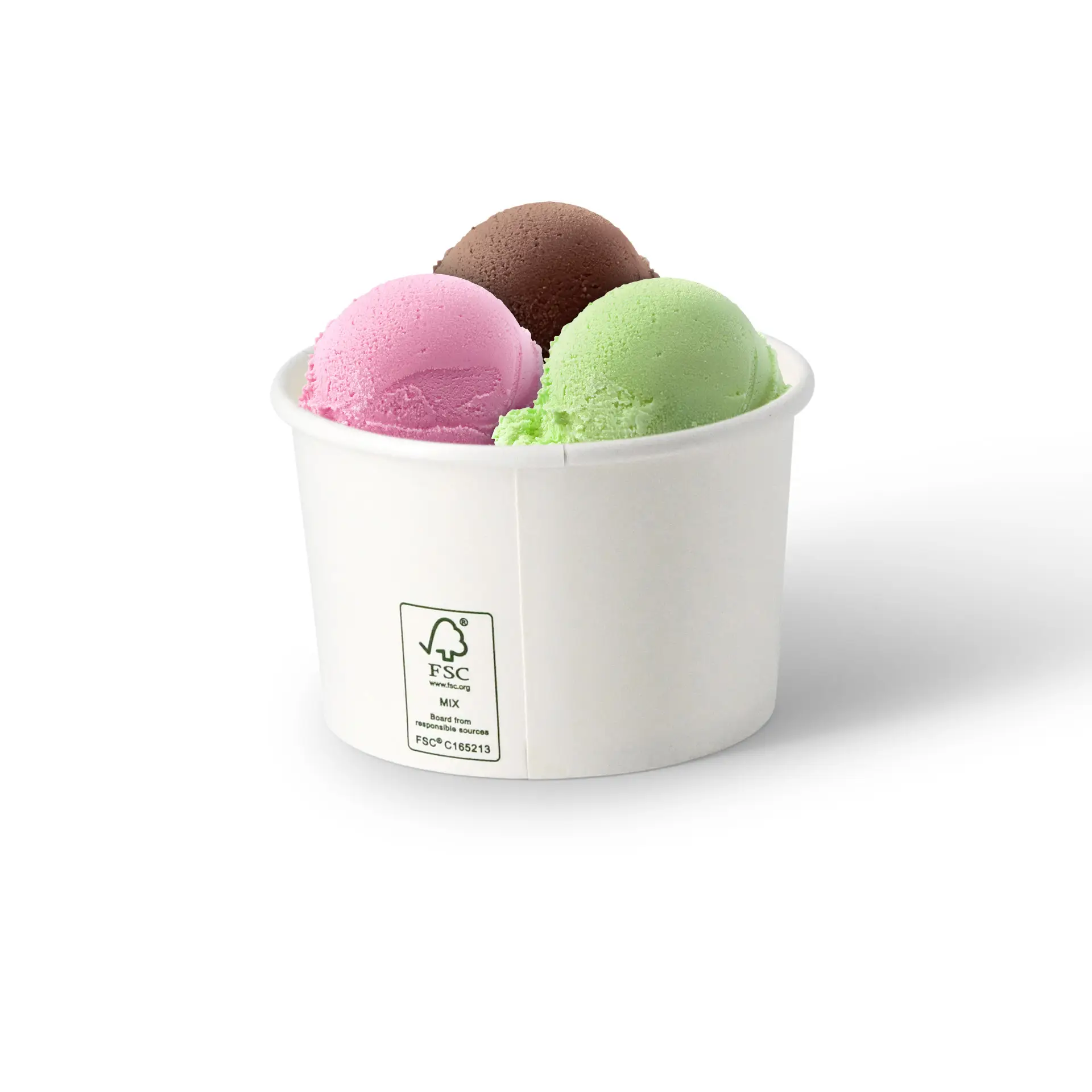 Witte papieren ijsbekers gevuld met drie bollen ijs in roze, groen en bruin.