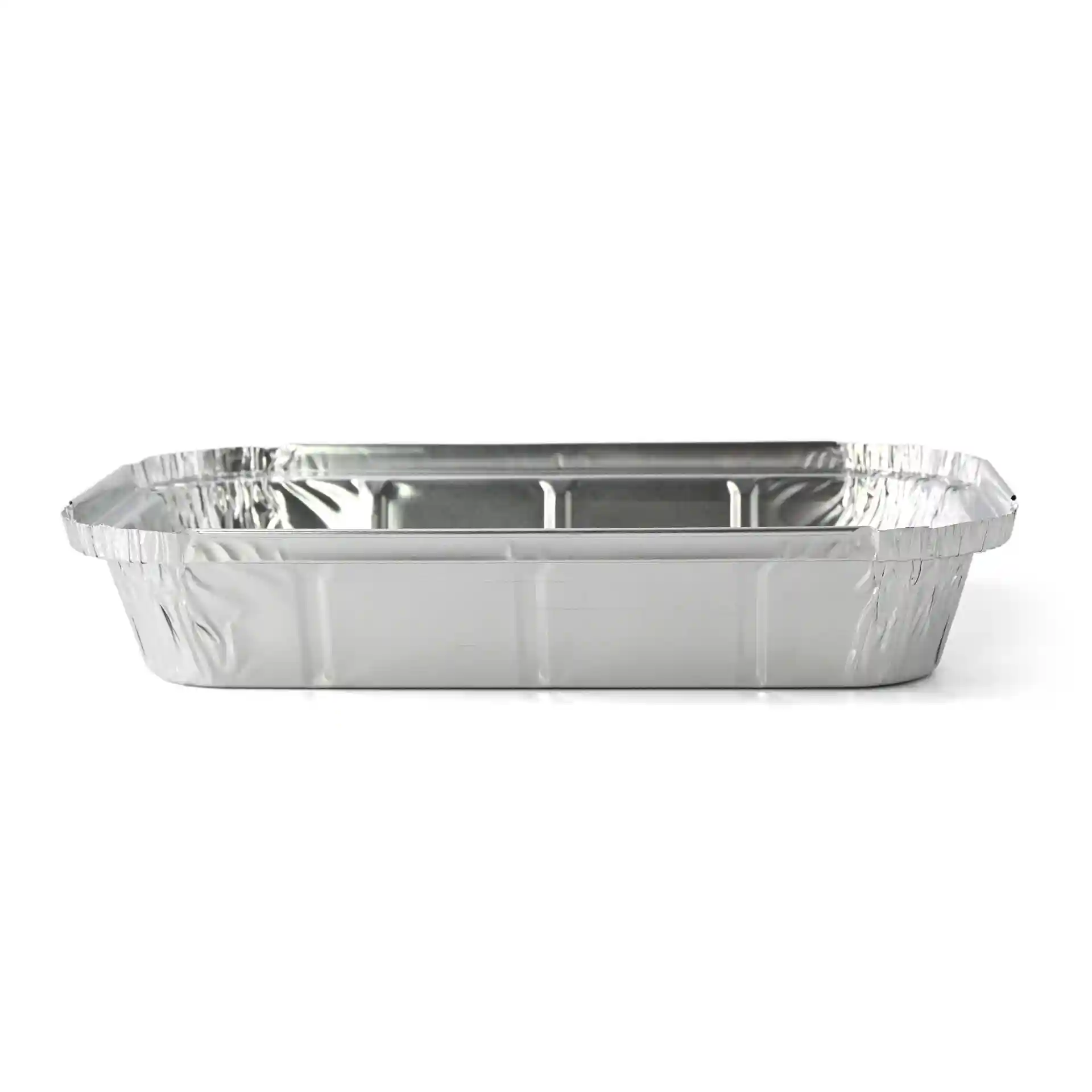Rechthoekige aluminium container van 22,4 x 13,2 x 3,4 cm met een volume van 650 ml.