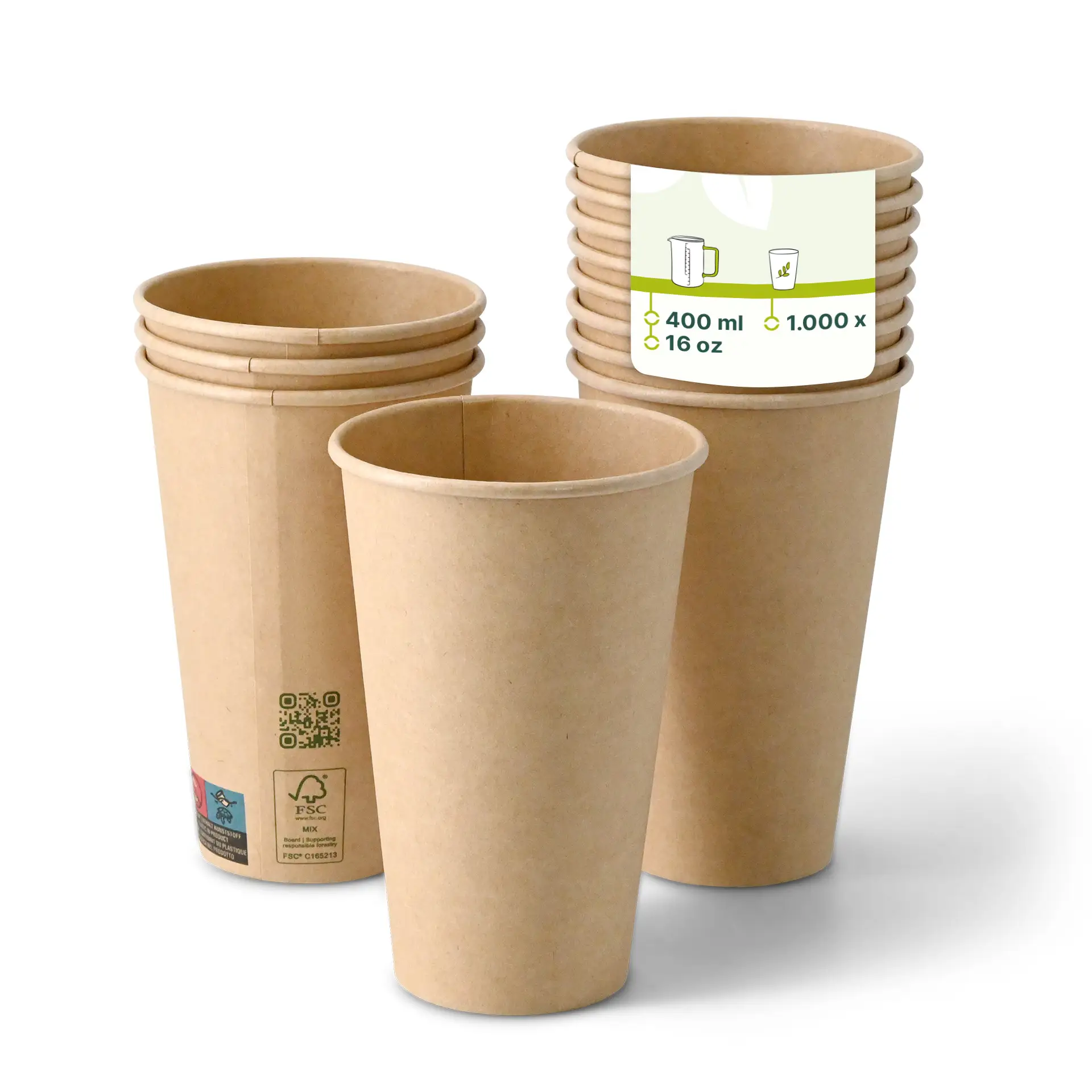 Eenvoudige wand bruine papieren beker, 400 ml / 16 oz, PLA-gecoat; verschillende soortgelijke bekers gestapeld, één in focus.