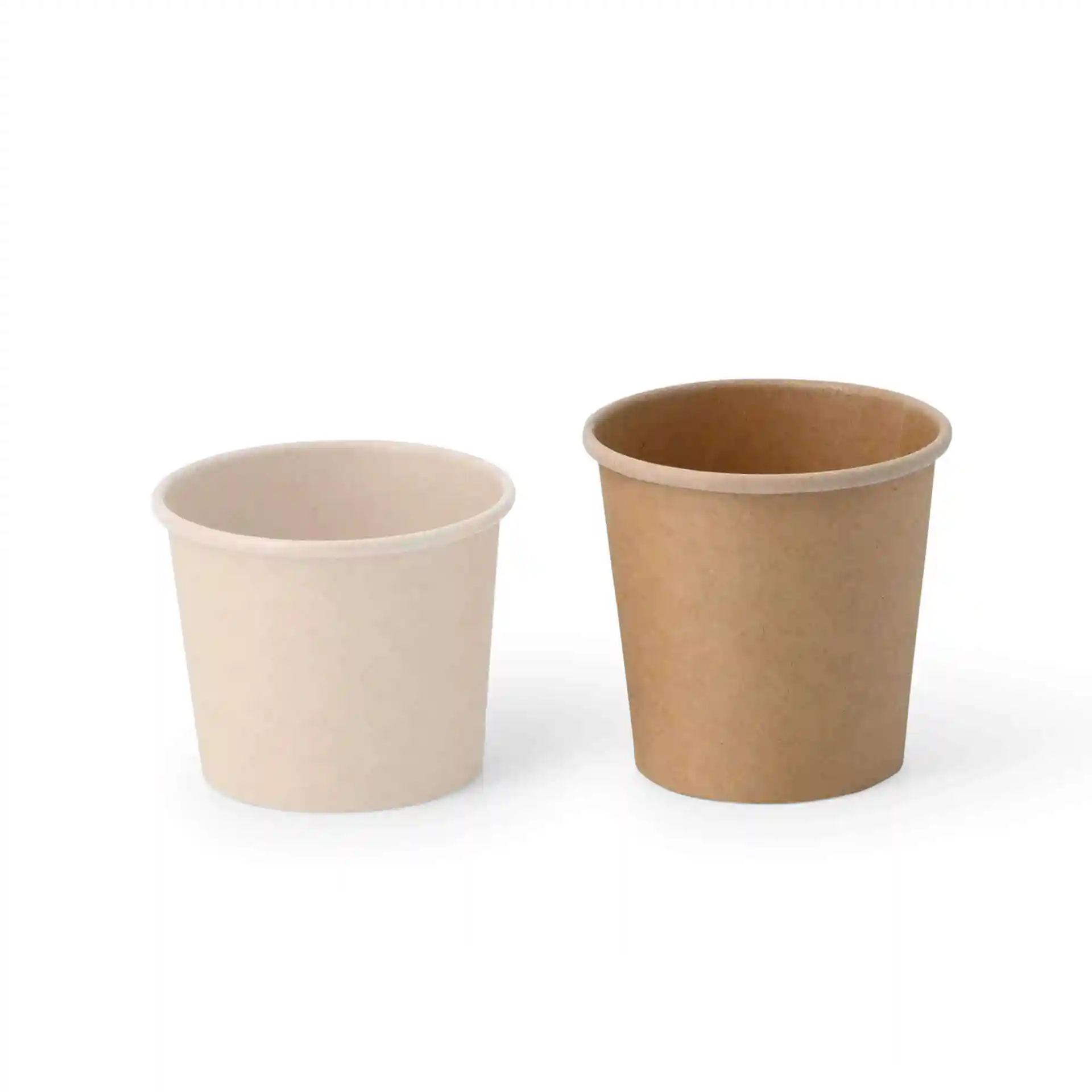 Twee ronde kartonnen deli-containers, één in bruin en de ander in een lichtere tint, op een effen achtergrond.