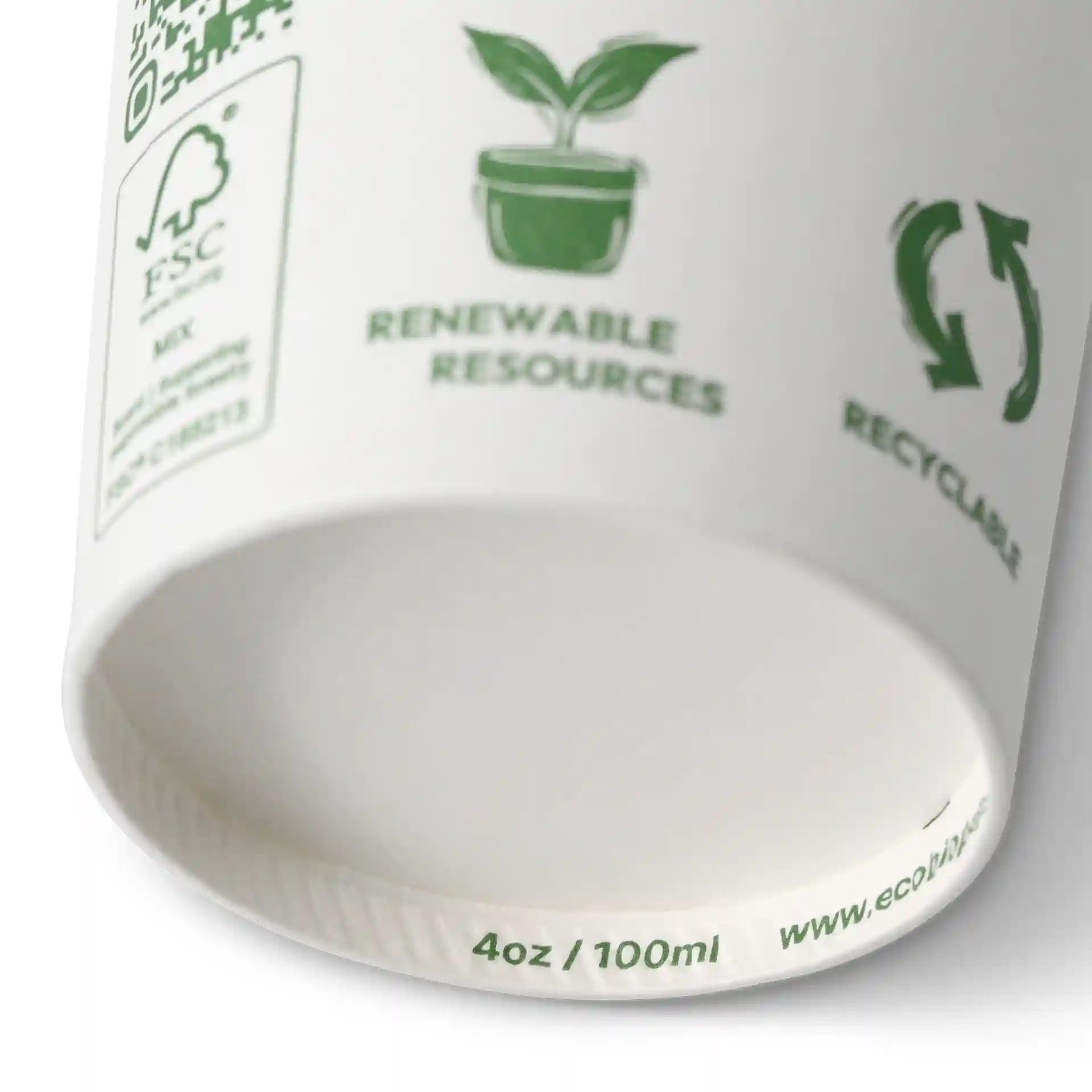 Witte papieren beker met groene iconen, toont een plant, recycling symbool en afmetingen van 4 oz / 100 ml onderaan.