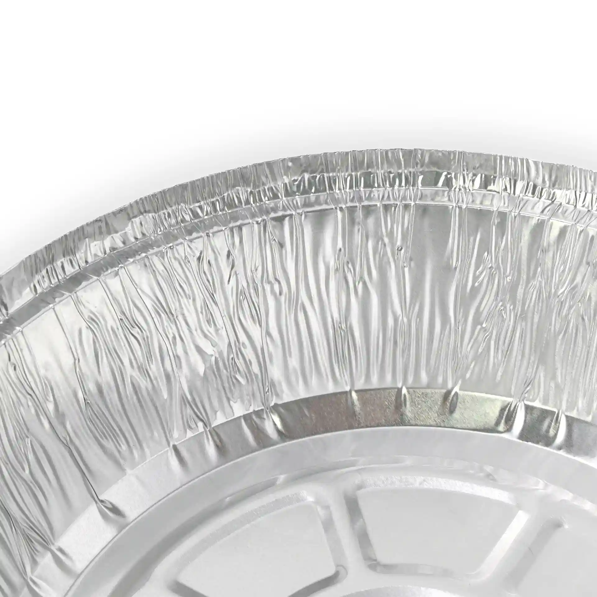 Close-up van een ronde aluminium container met een diameter van 180 mm en een gekrulde rand.