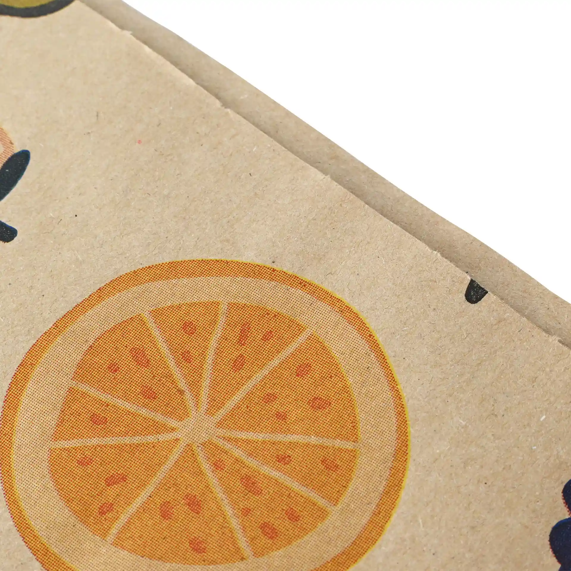 Bruine papieren kegelzak met een fruitontwerp en een opvallende illustratie van een sinaasappelschijf.