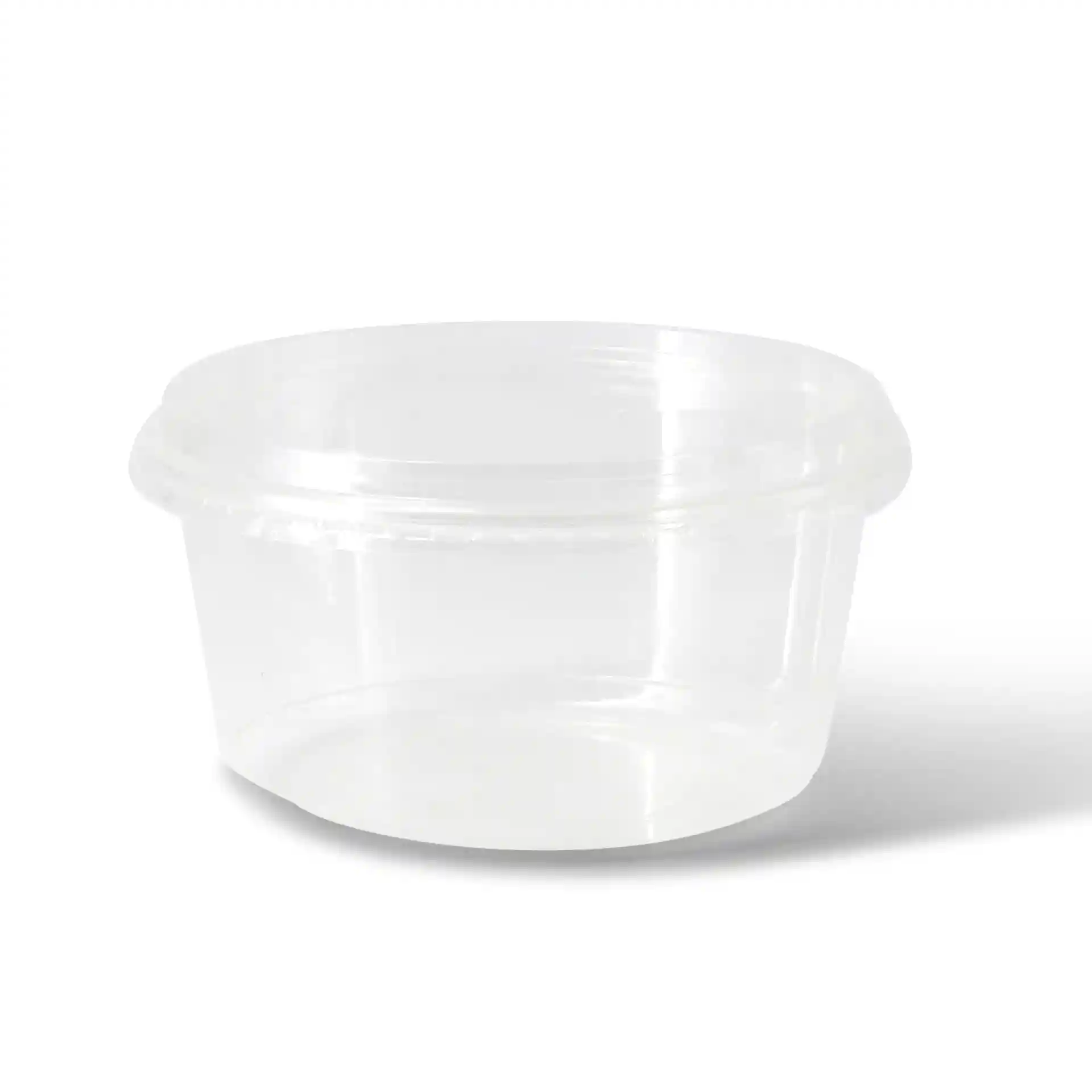 Transparante ronde beker met een diameter van 135 mm en een hoogte van 16 mm.