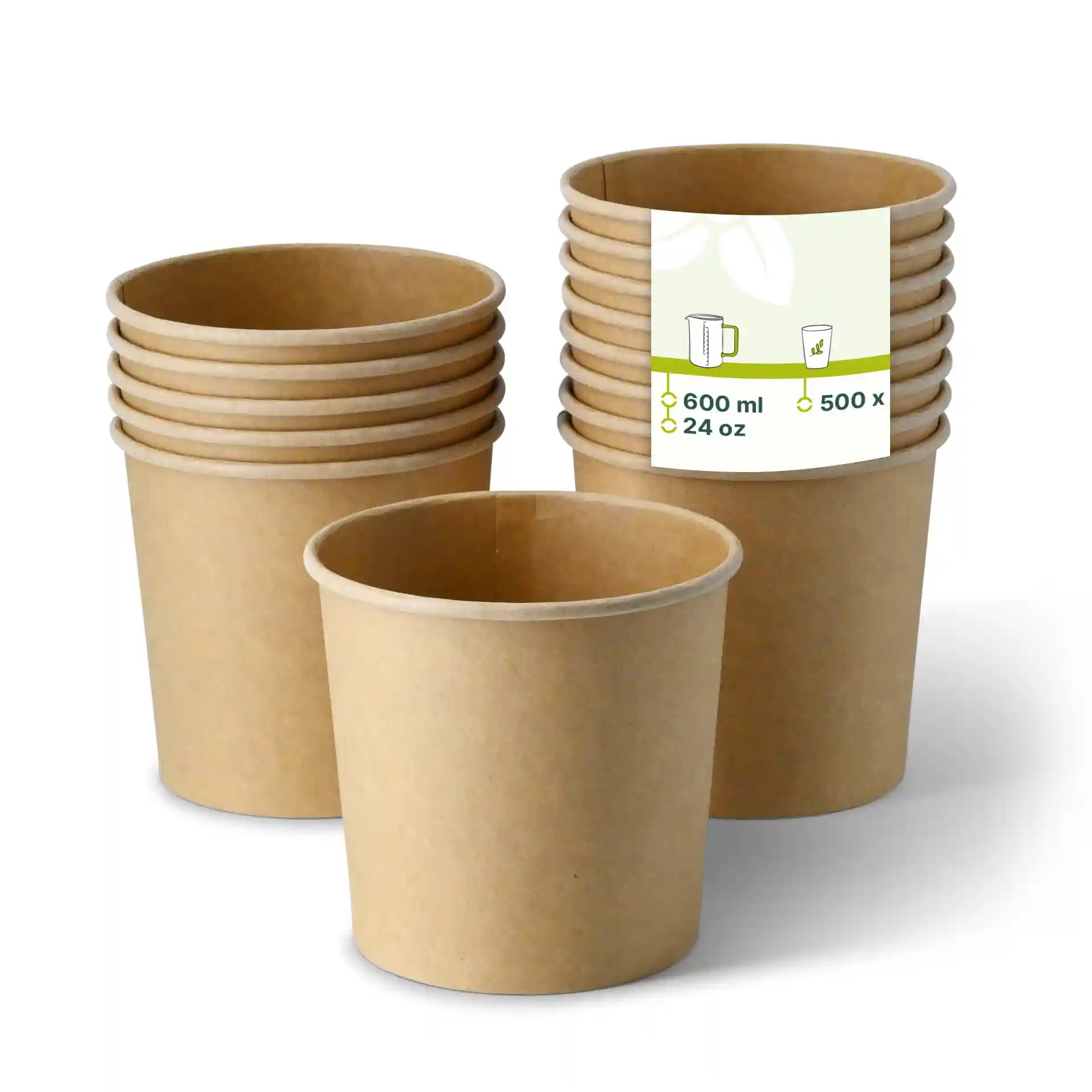 Bruine papieren takeaway-soepcontainers gestapeld, met één container vooraan die een label met volume- en hoeveelheiddetails toont.