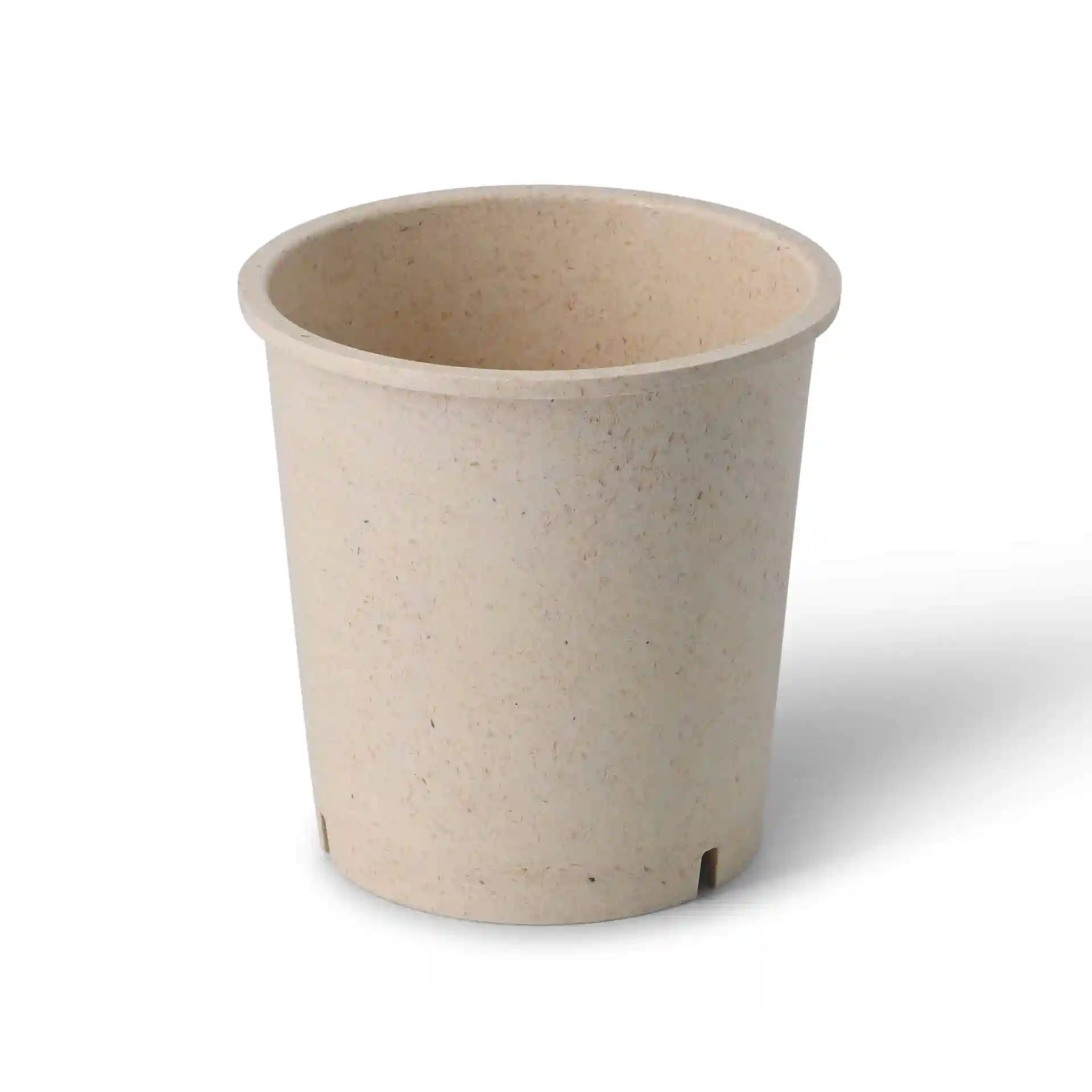 Romige witte herbruikbare beker van bio-composiet, ronde vorm, hoogte 100 mm en diameter 95 mm.