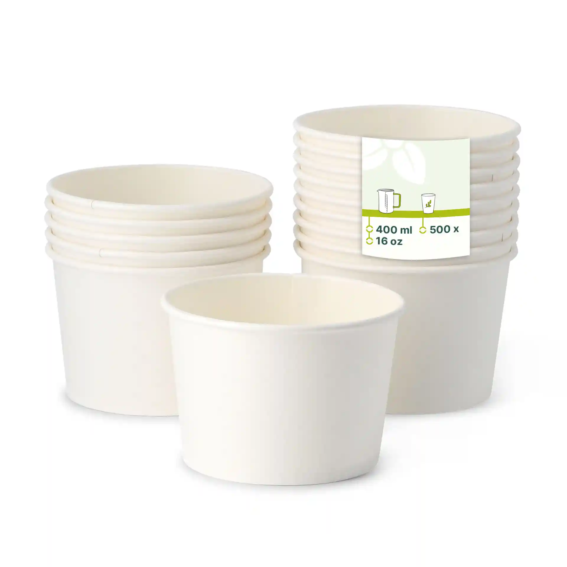 Witte ronde papieren soepcontainers gestapeld, met een label met volume- en hoeveelheidsdetails.
