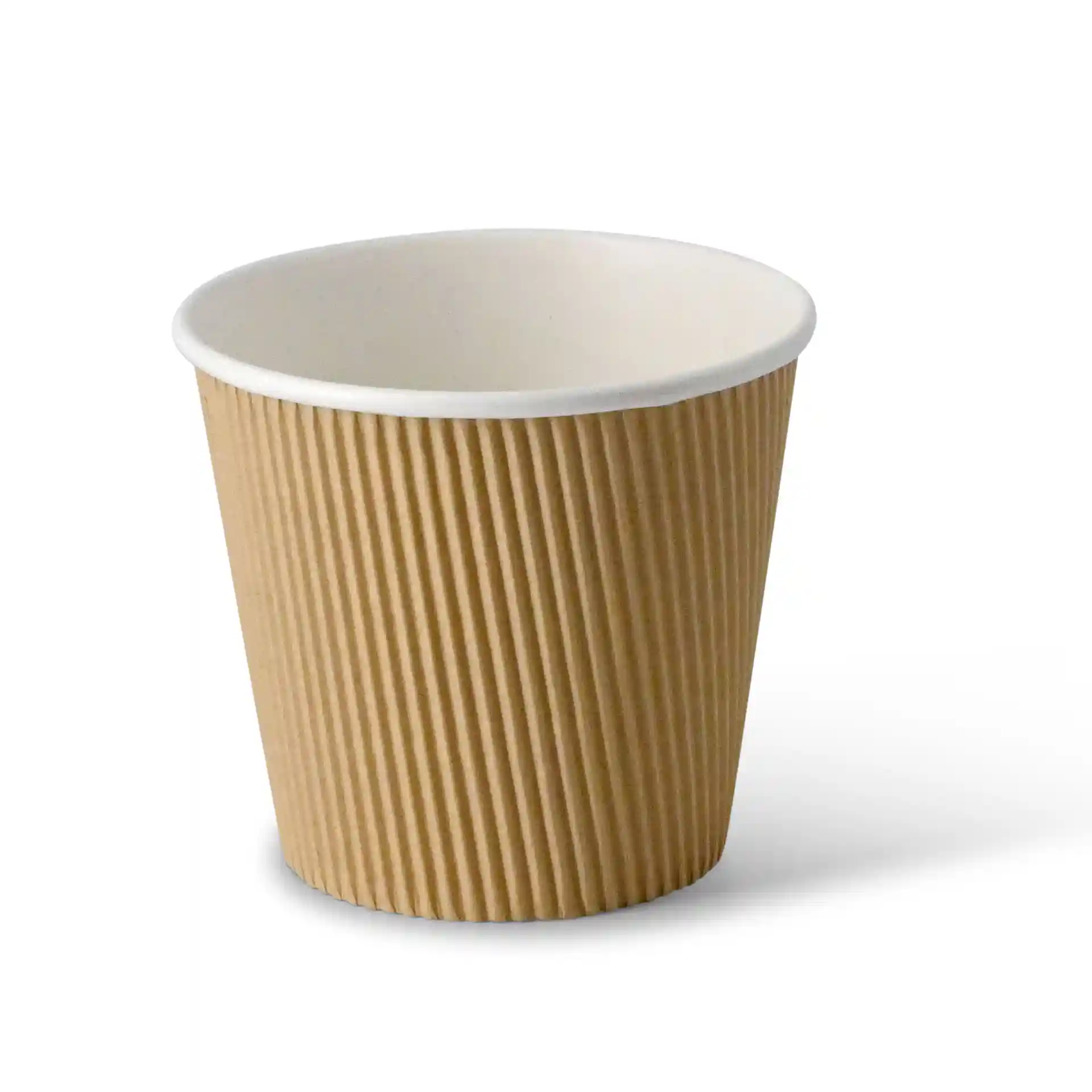 Bruine ribbelkartonnen soepbeker met witte binnenkant, 19 oz capaciteit, ronde vorm en milieuvriendelijke coating.