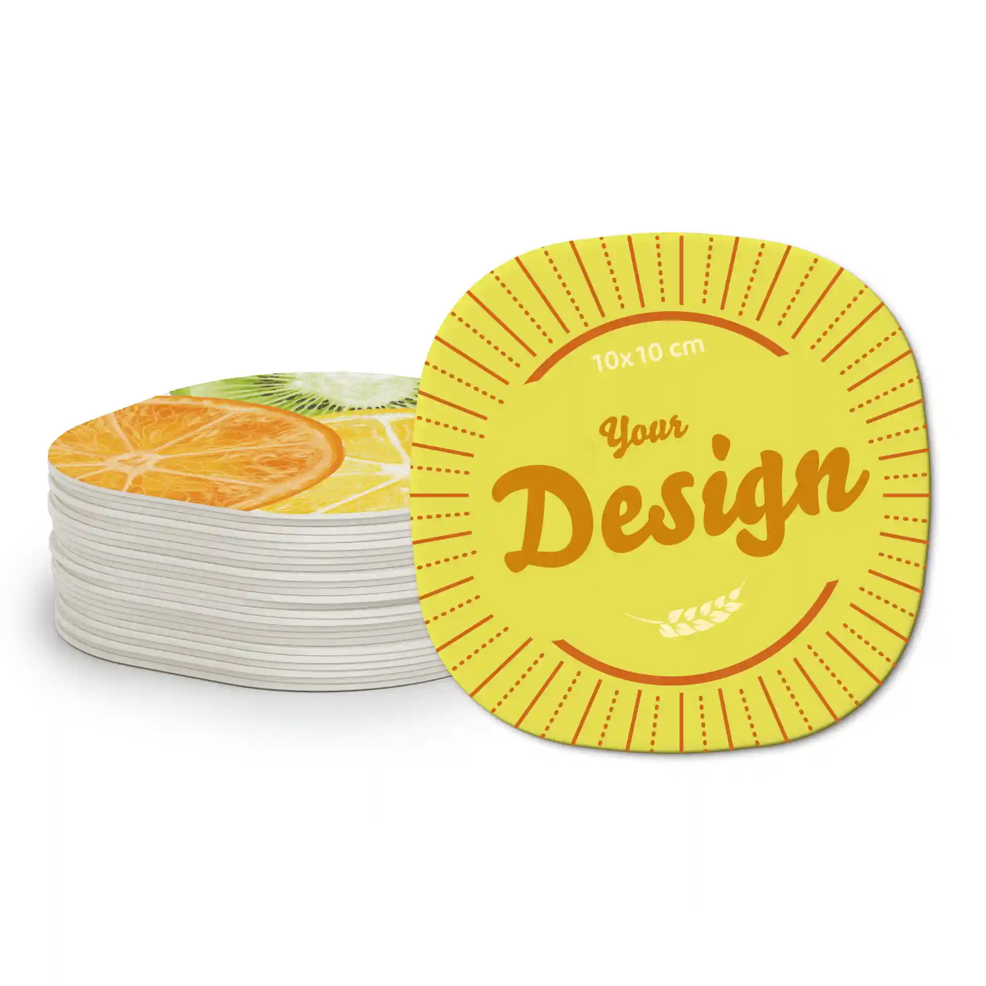 Stapeltje bedrukte drinkonderzetters, 10 x 10 cm, met een geel ontwerp met fruitgraphics en ronde hoeken.