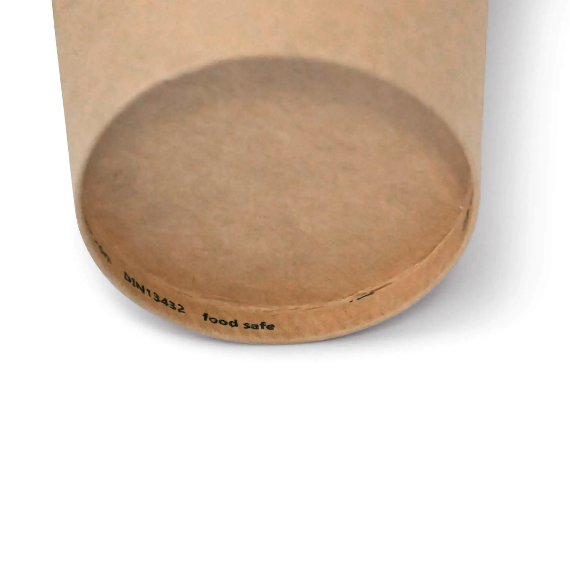 Bruine papieren beker met een ronde vorm, toont de onderrand en markeringen zoals diameter en voedselveiligheidslabel.