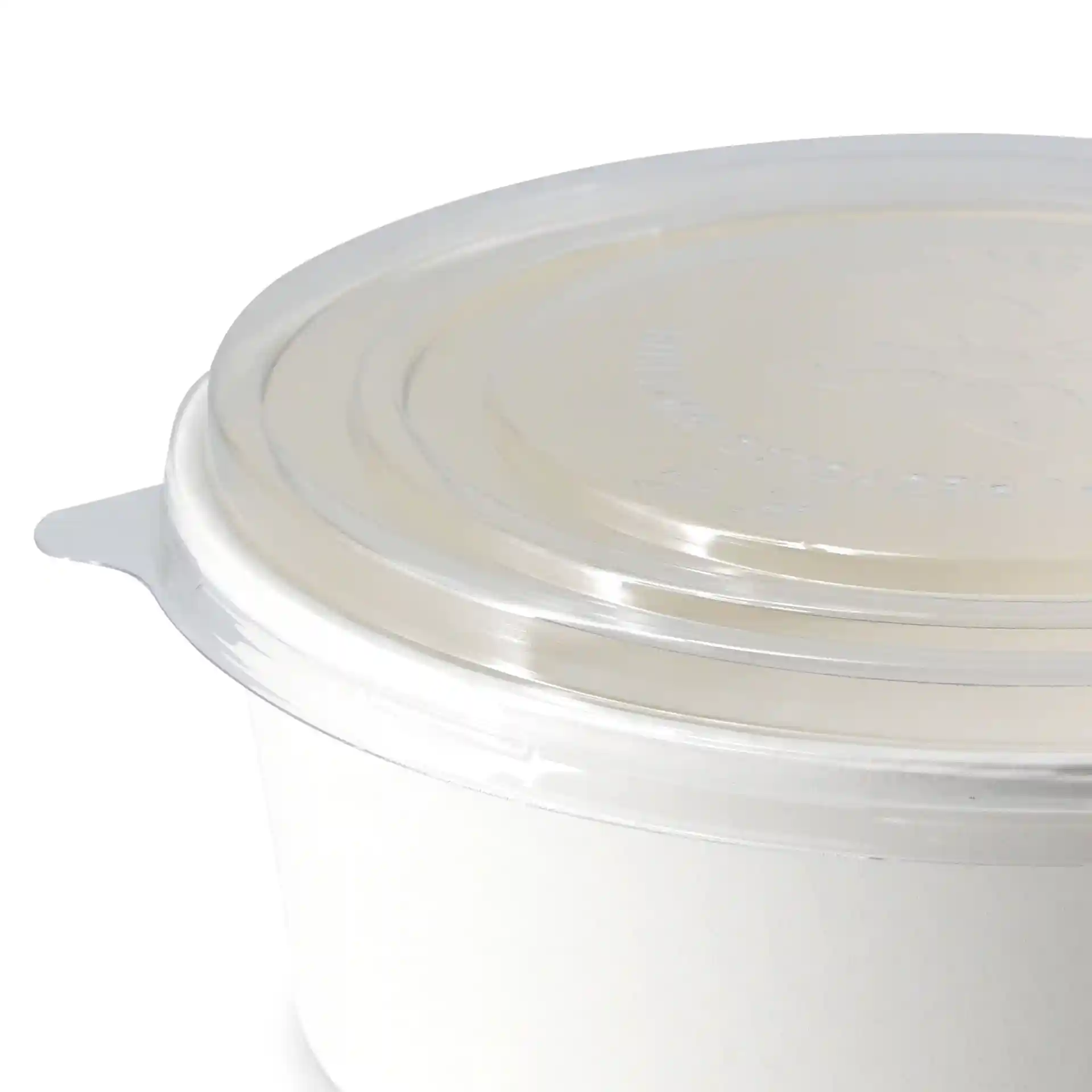 Transparante ronde deksel van rPET, met een diameter van 185 mm en een hoogte van 21 mm.