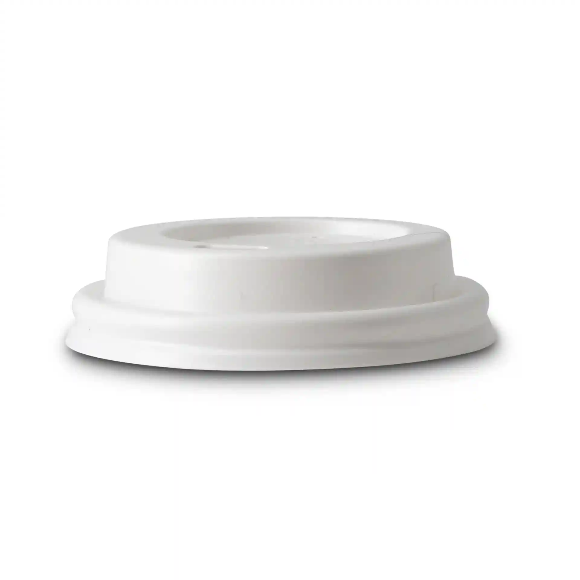 Witte ronde PS-deksel met drinkopening, 62 mm in diameter en 16 mm hoog.