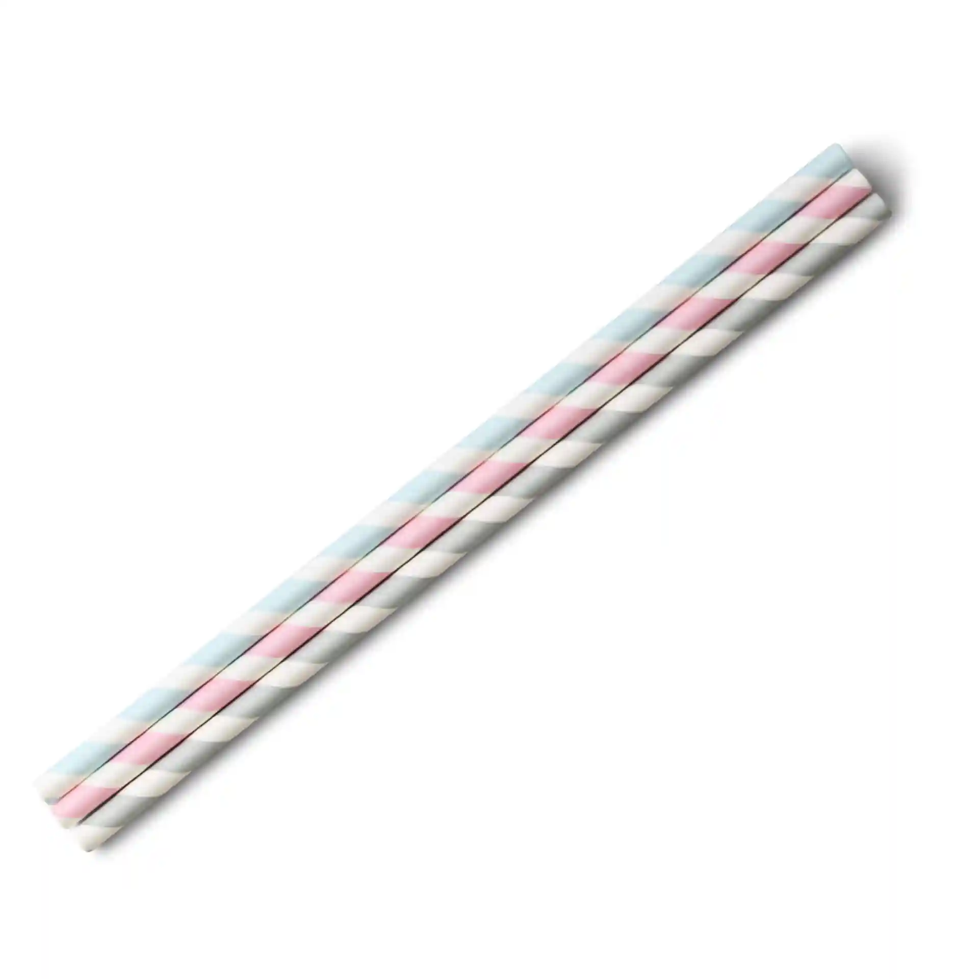 Pastelgestreepte papieren rietjes, 20 cm lang en 0,6 cm in diameter, in een rij op een witte achtergrond.