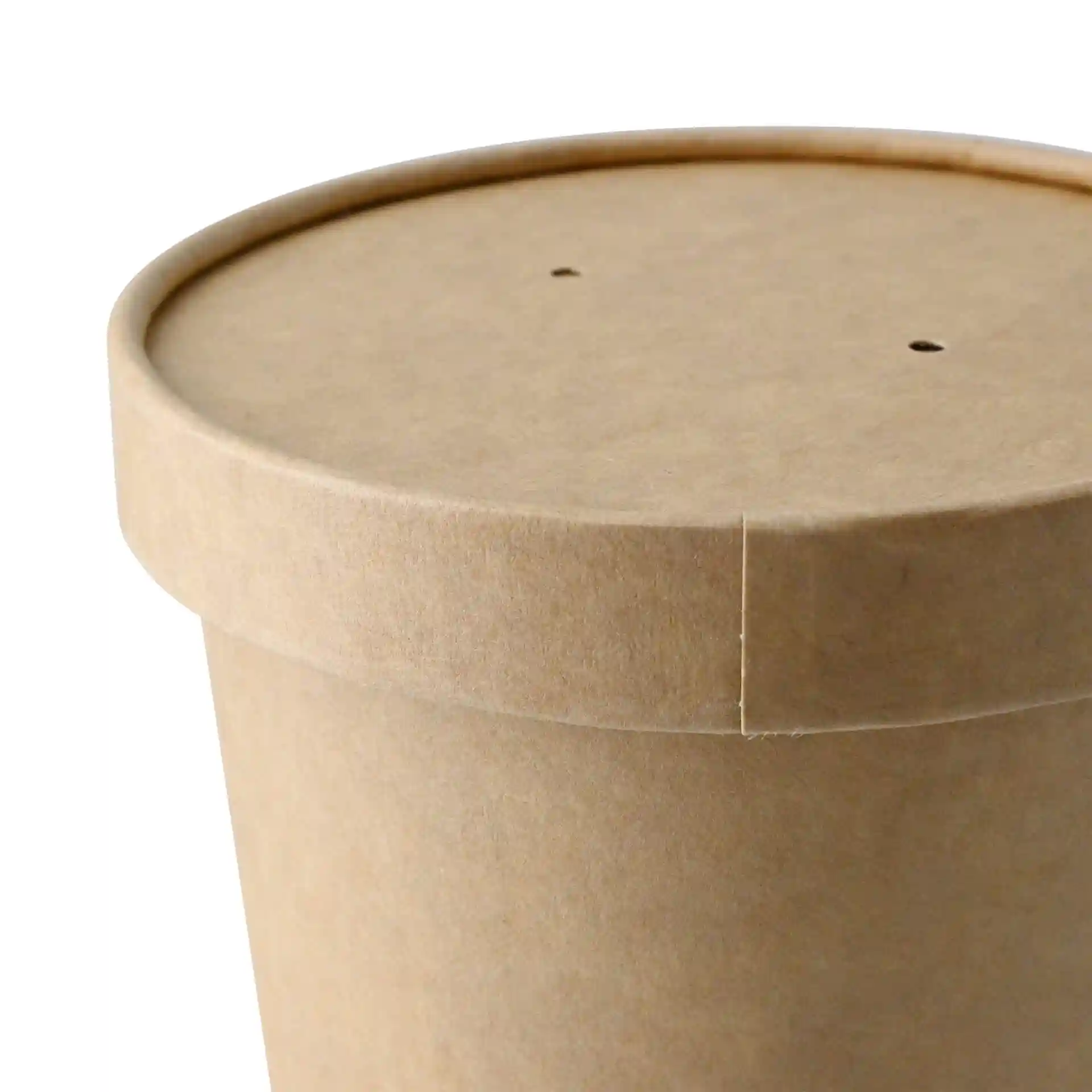 Bruine kartonnen deksel met twee gaten, ontworpen voor soepcontainers, ronde vorm en gladde oppervlakte.