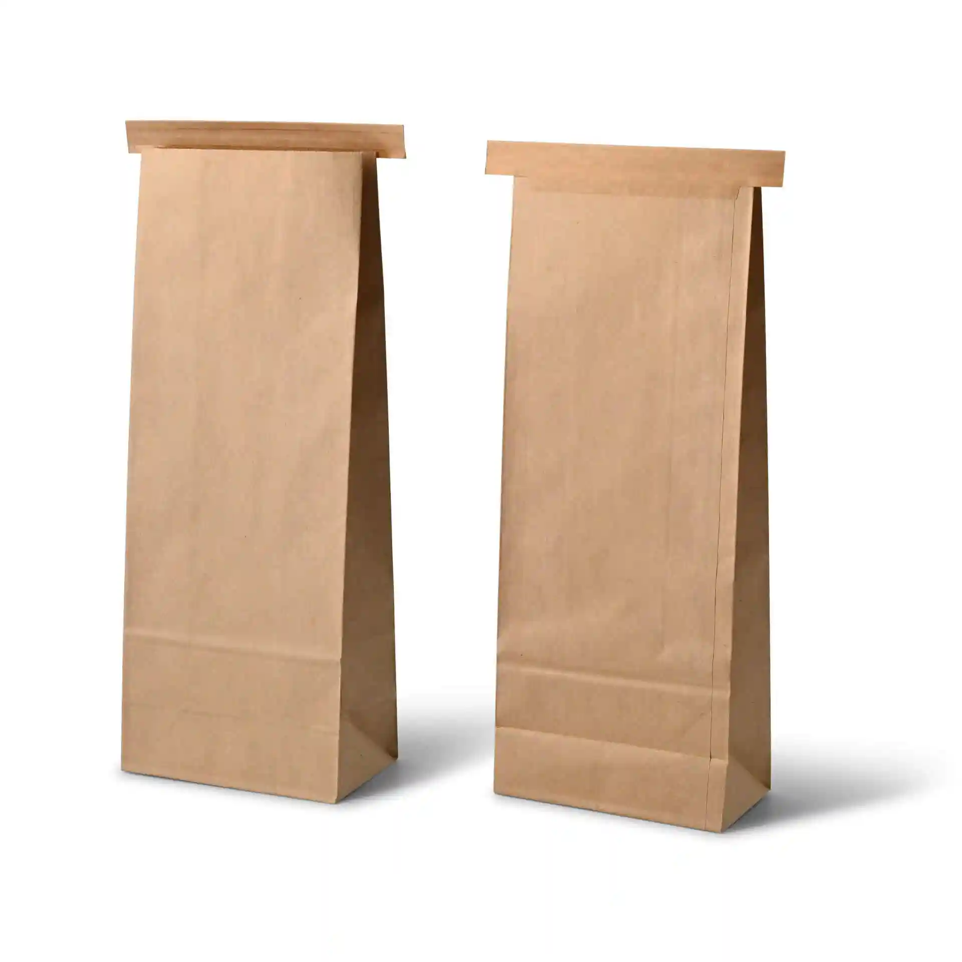 Bruine blokbodemzakken met een metalen sluiting, 12,5 x 7,5 x 32,5 cm, van kraftpapier.