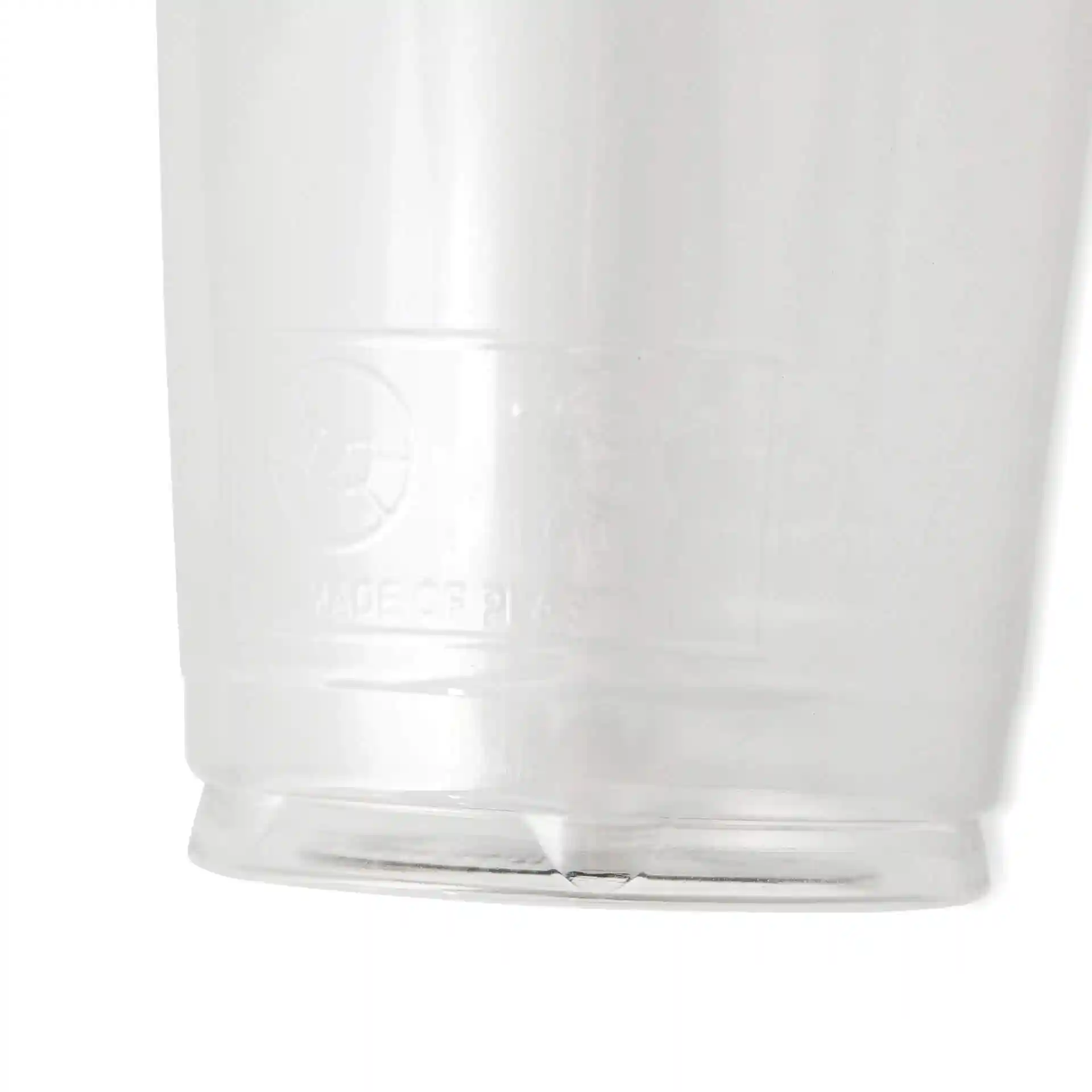 Transparante 16 oz rPET beker met een diameter van 95 mm en een hoogte van 127 mm, toont de onderrand en markeringen.