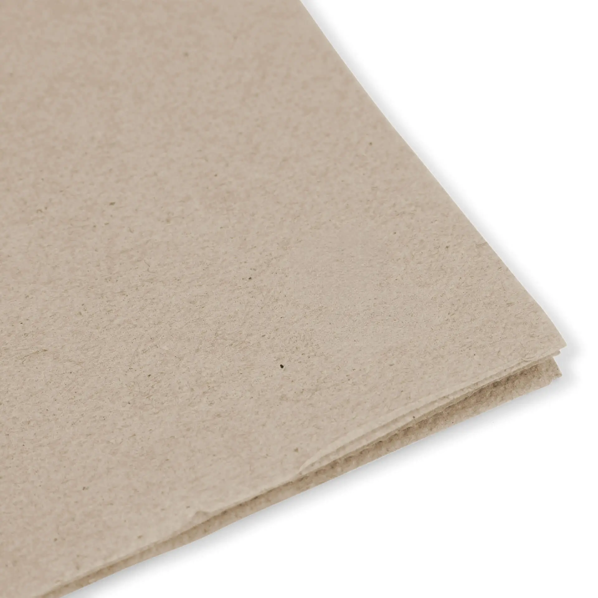 Afbeelding van ongebleekte, vierkante, 2-laags gerecycleerde papieren servetten met een logo en tekst over gerecycled materiaal.