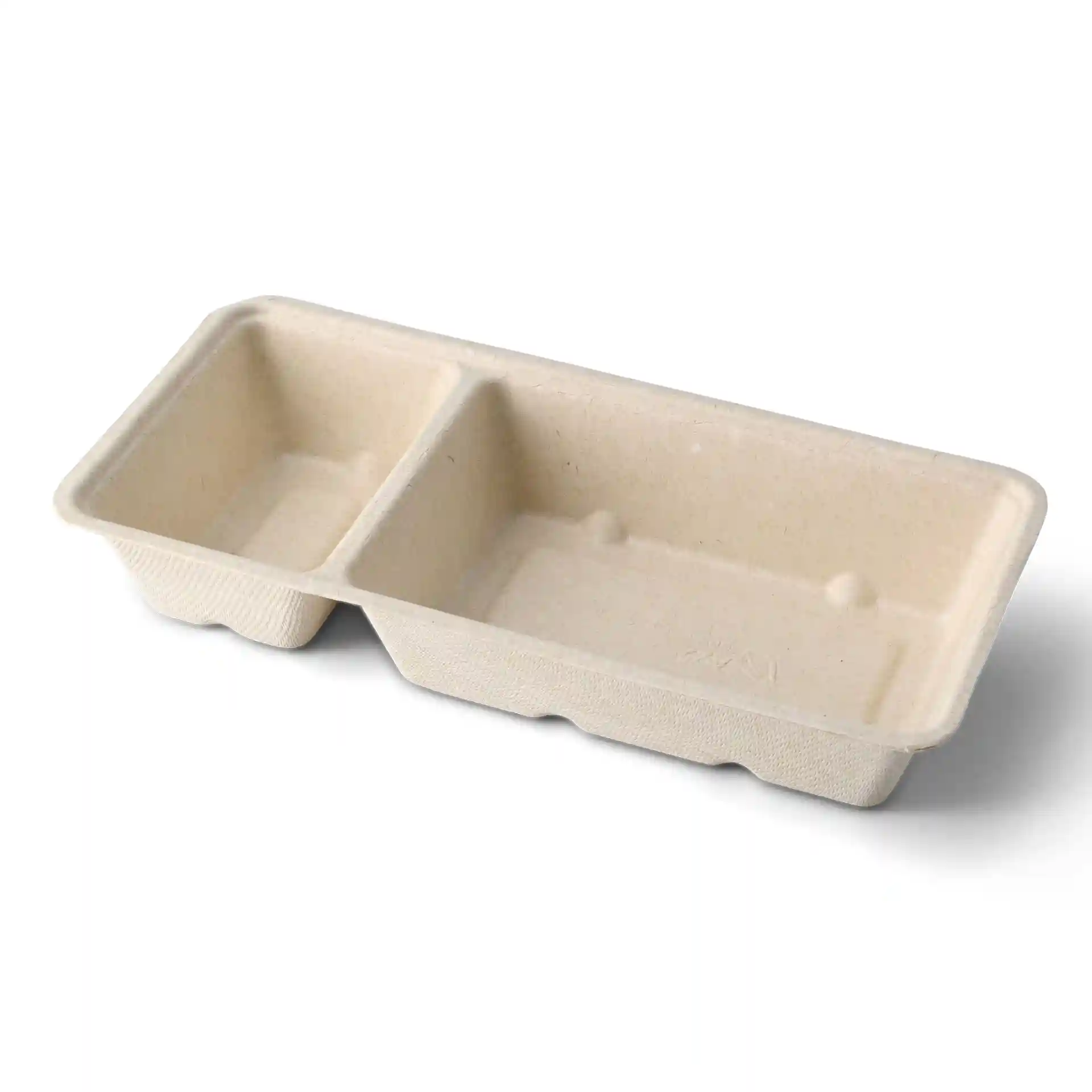 Rechthoekige crème witte bagasse chip tray met twee compartimenten, 9,5 x 20 x 3,5 cm.