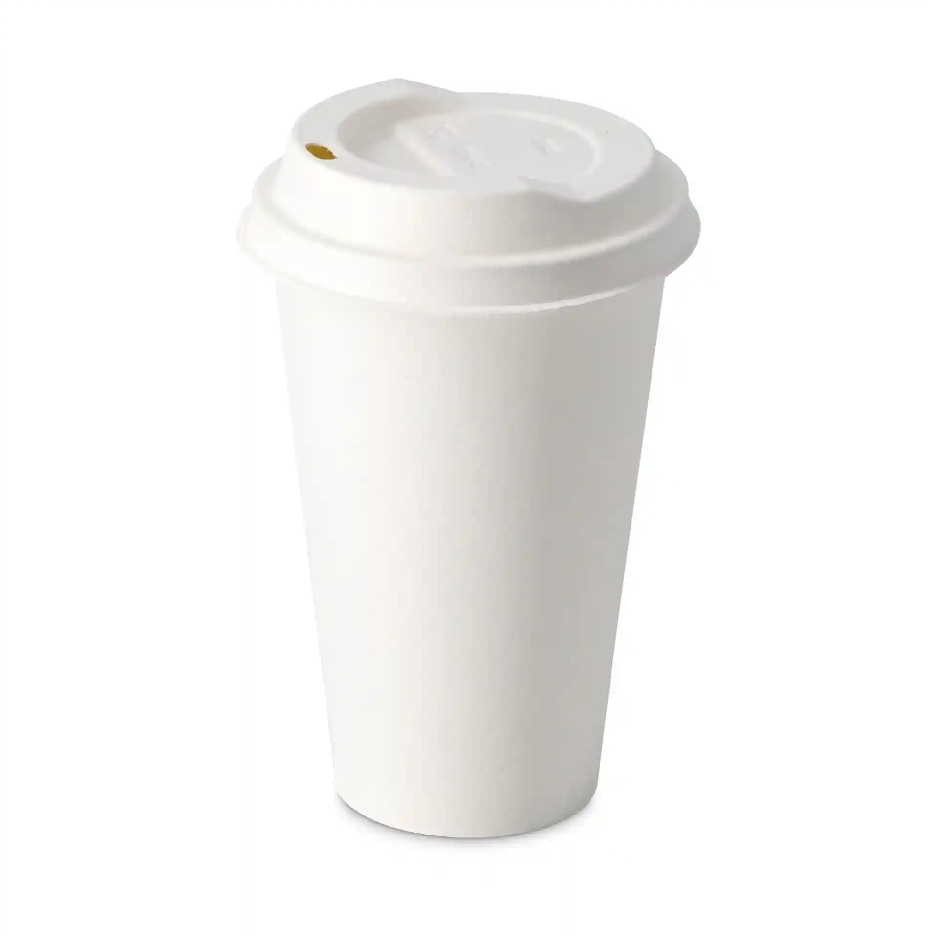 Witte papieren beker met enkele wand, 400 ml capaciteit en een deksel met een kleine opening.
