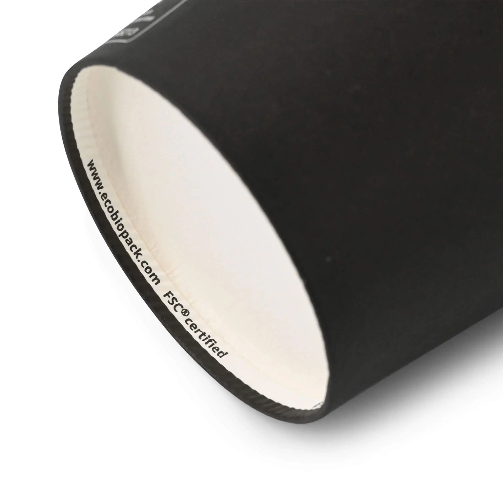 Zwarte 8 oz papieren beker met PE-coating; onderkant toont website en FSC-gecertificeerd etiket. Geschikt voor verschillende dranken.