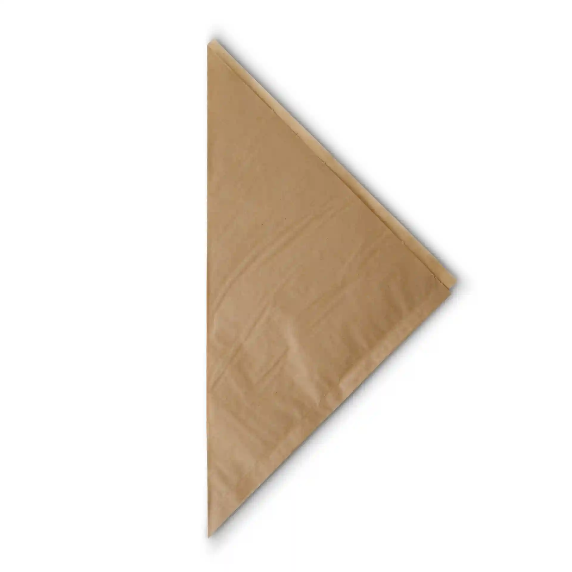 Bruine papieren frietzak, vetvrij, driehoekige vorm, 23 × 23 cm groot.