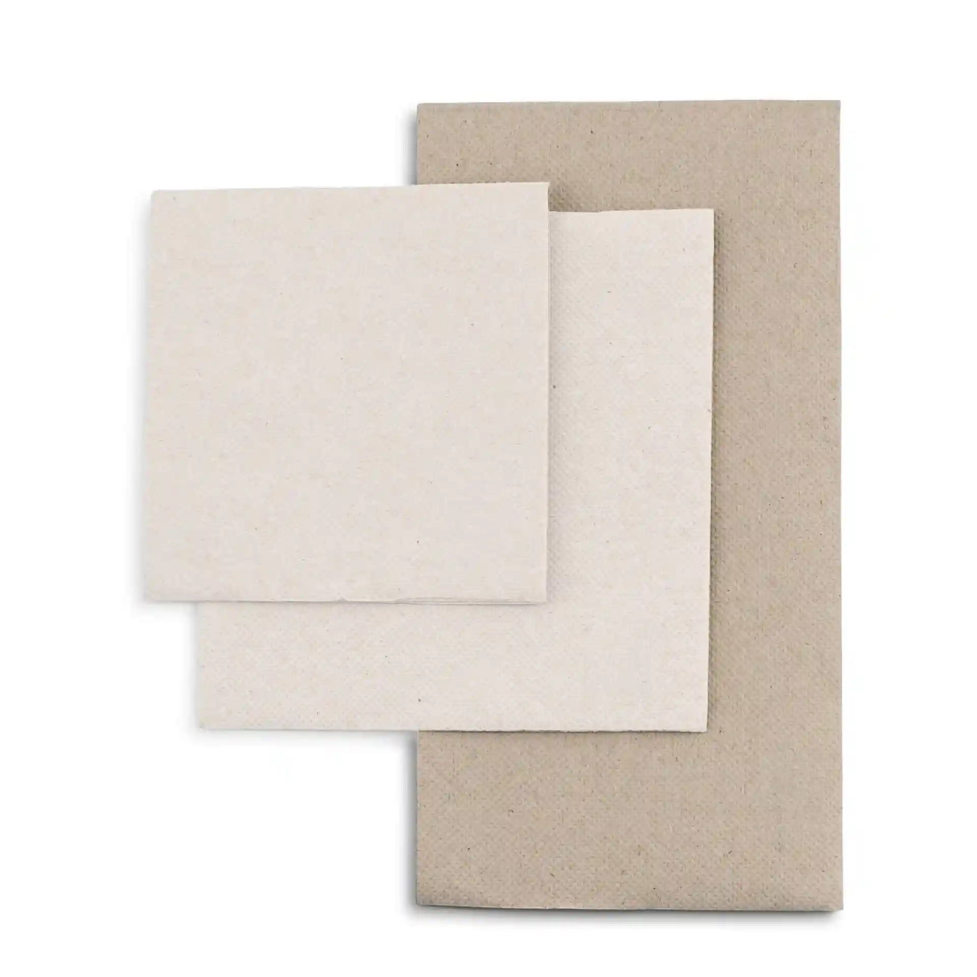 Drie ongebleekte gerecycleerde papieren servetten in verschillende maten, met een 100% gerecycled symbool op elk.