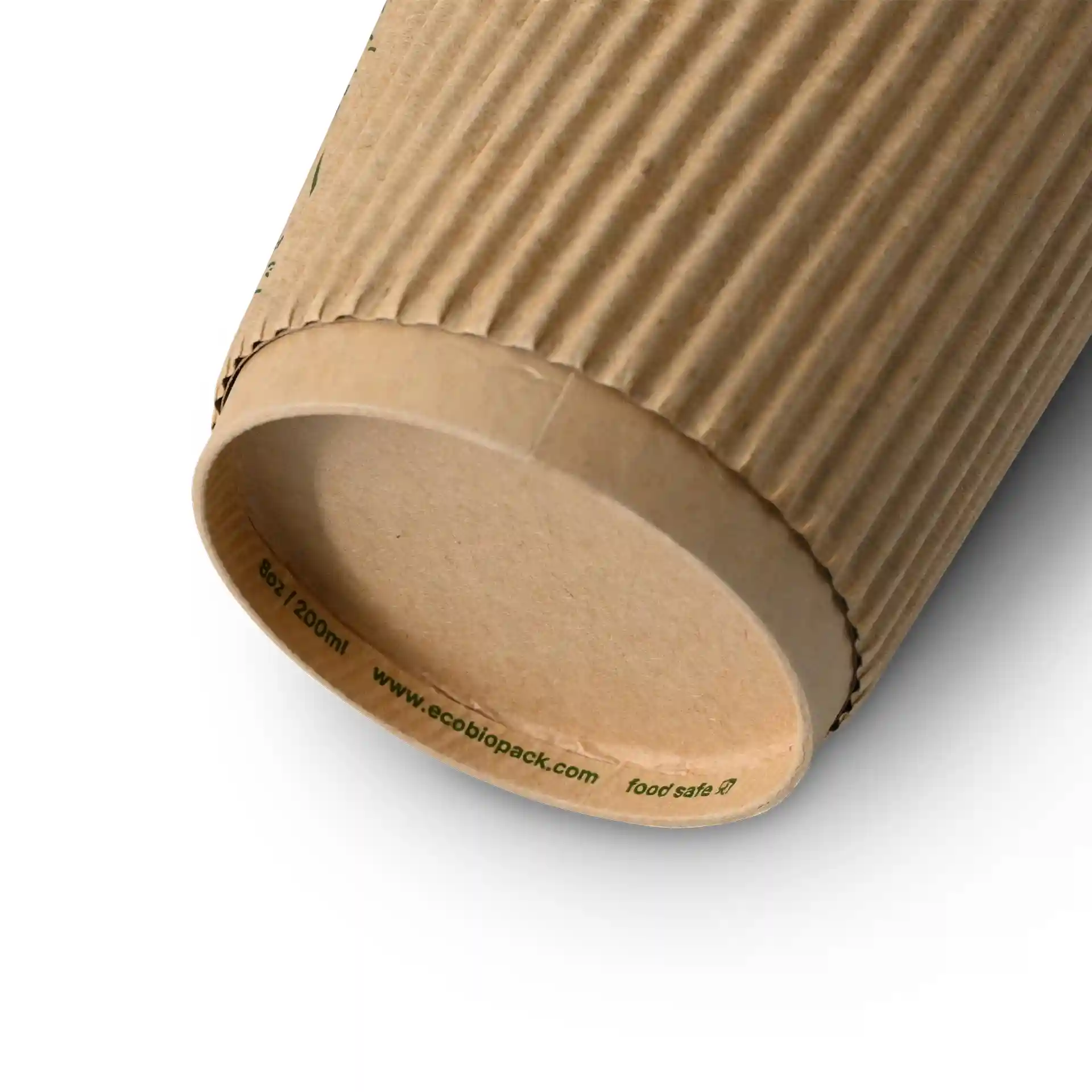 Geribbelde kraftbeker met een diameter van 80 mm en een zichtbare bodem, met een eenvoudige binnenkant.