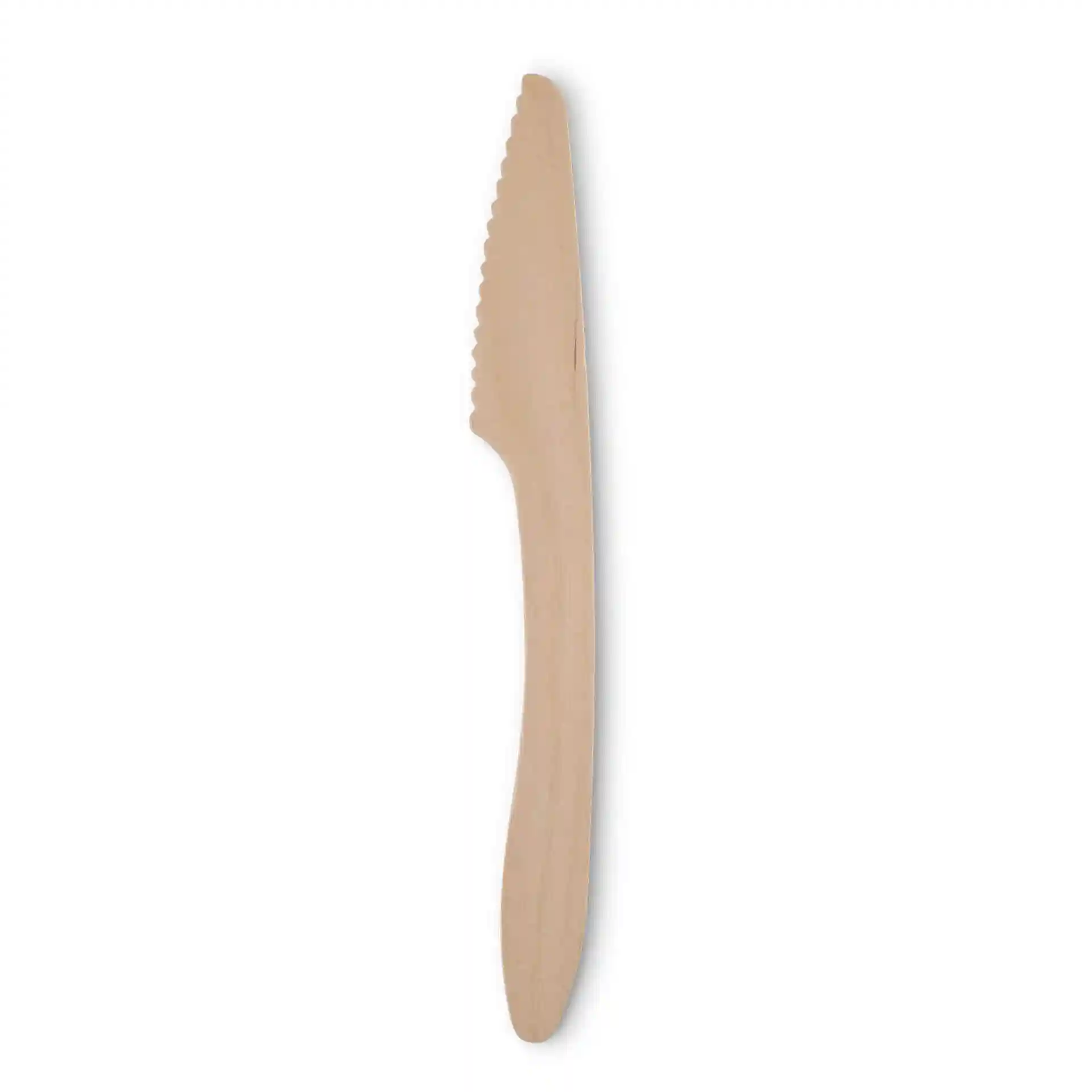 Bruine houten mes, 18 cm lang, met een gekartelde rand en een gladde handgreep.