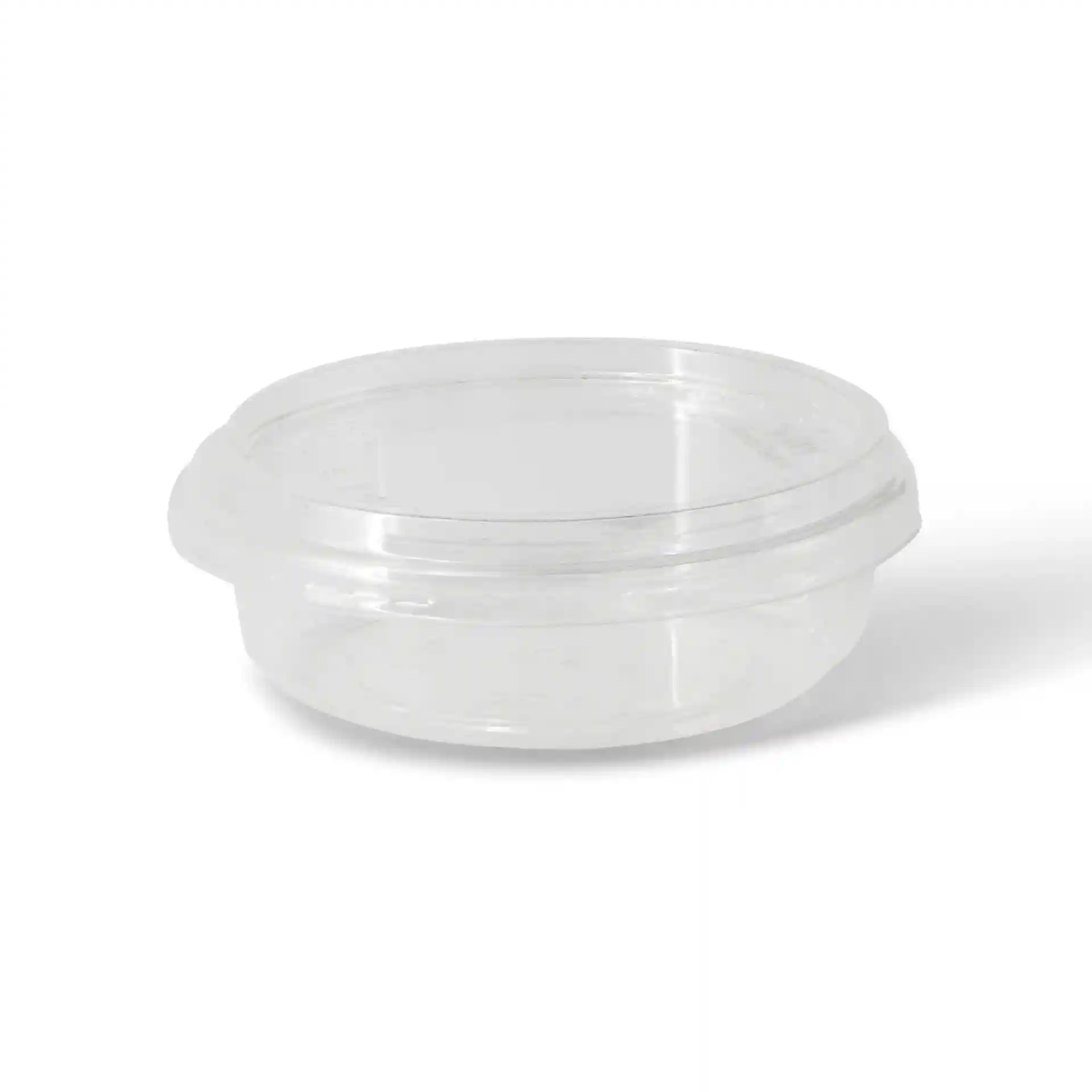 Transparante ronde deli-container met een diameter van 120 mm en een hoogte van 34 mm.