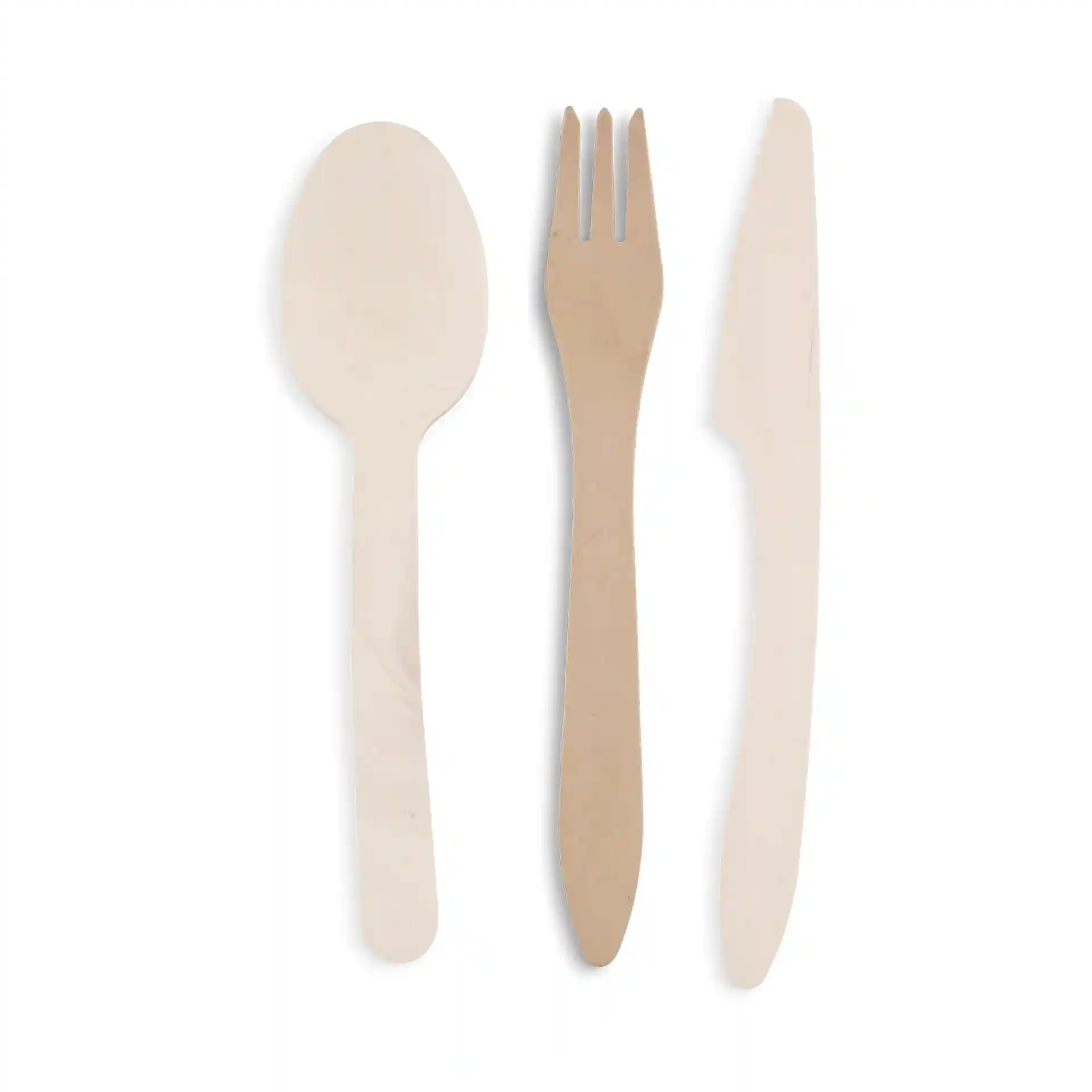 Set van houten lepel, vork en mes, elk ongeveer 18 cm lang, gemaakt van hout met een bruine afwerking.
