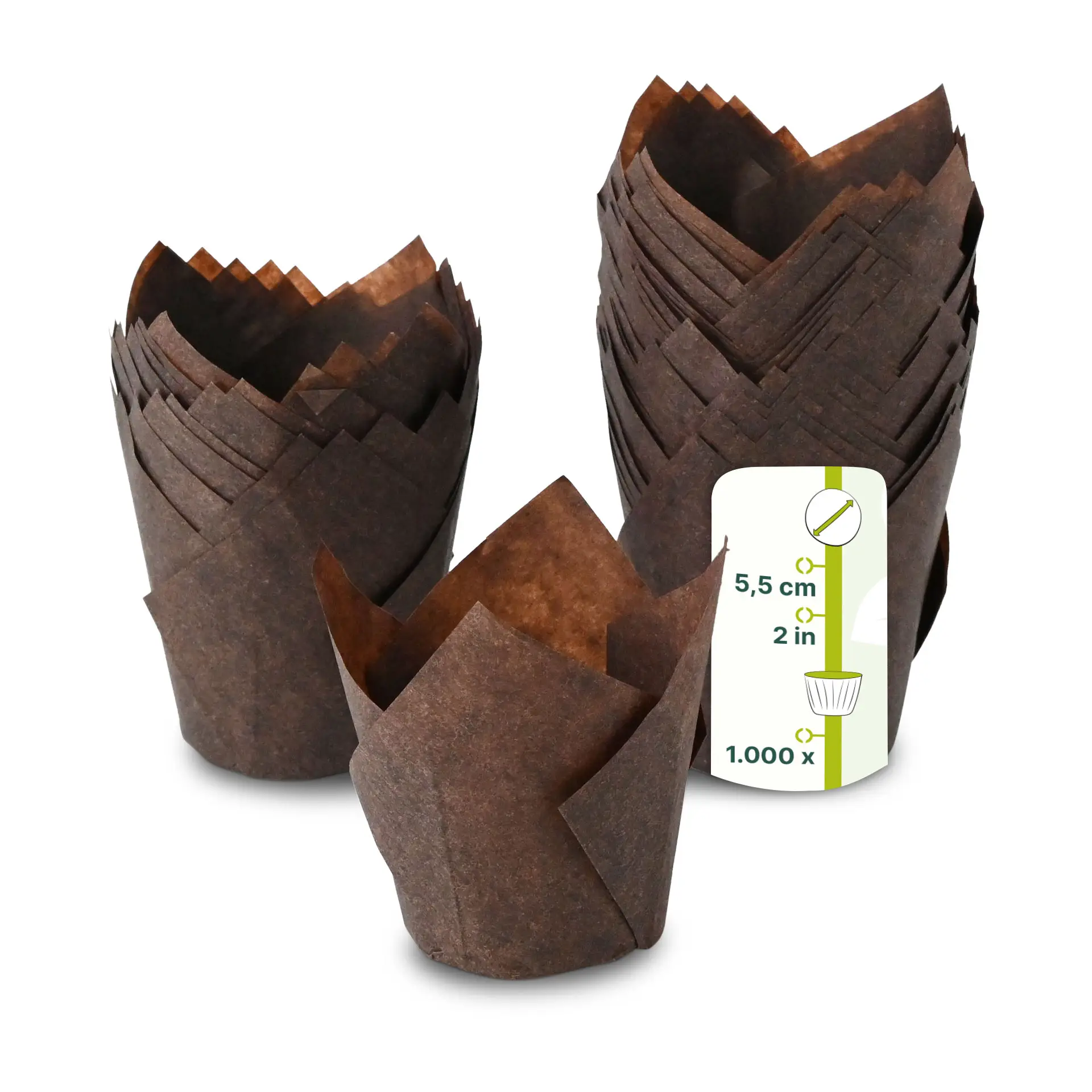 Bruine papieren muffincups, 5 cm diameter, gestapeld met een label met hoeveelheid en afmetingen. Ideaal voor bakken en serveren.