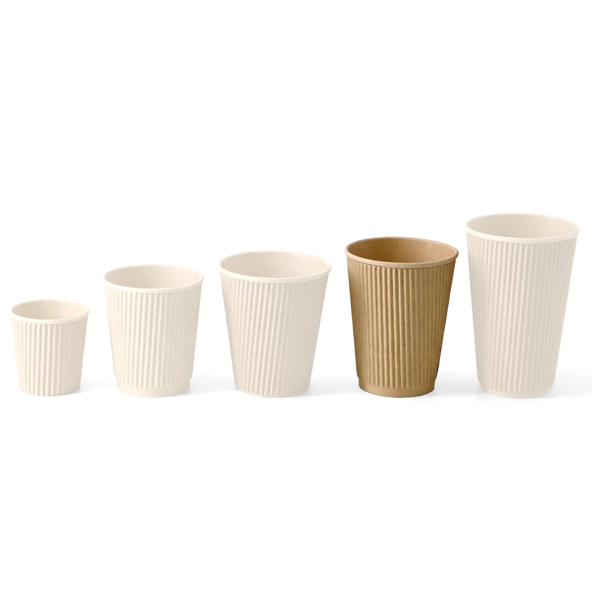 Vijf geïsoleerde drinkbekers in verschillende maten, met een bruine beker tussen witte ribbekers, ontworpen voor warme dranken.