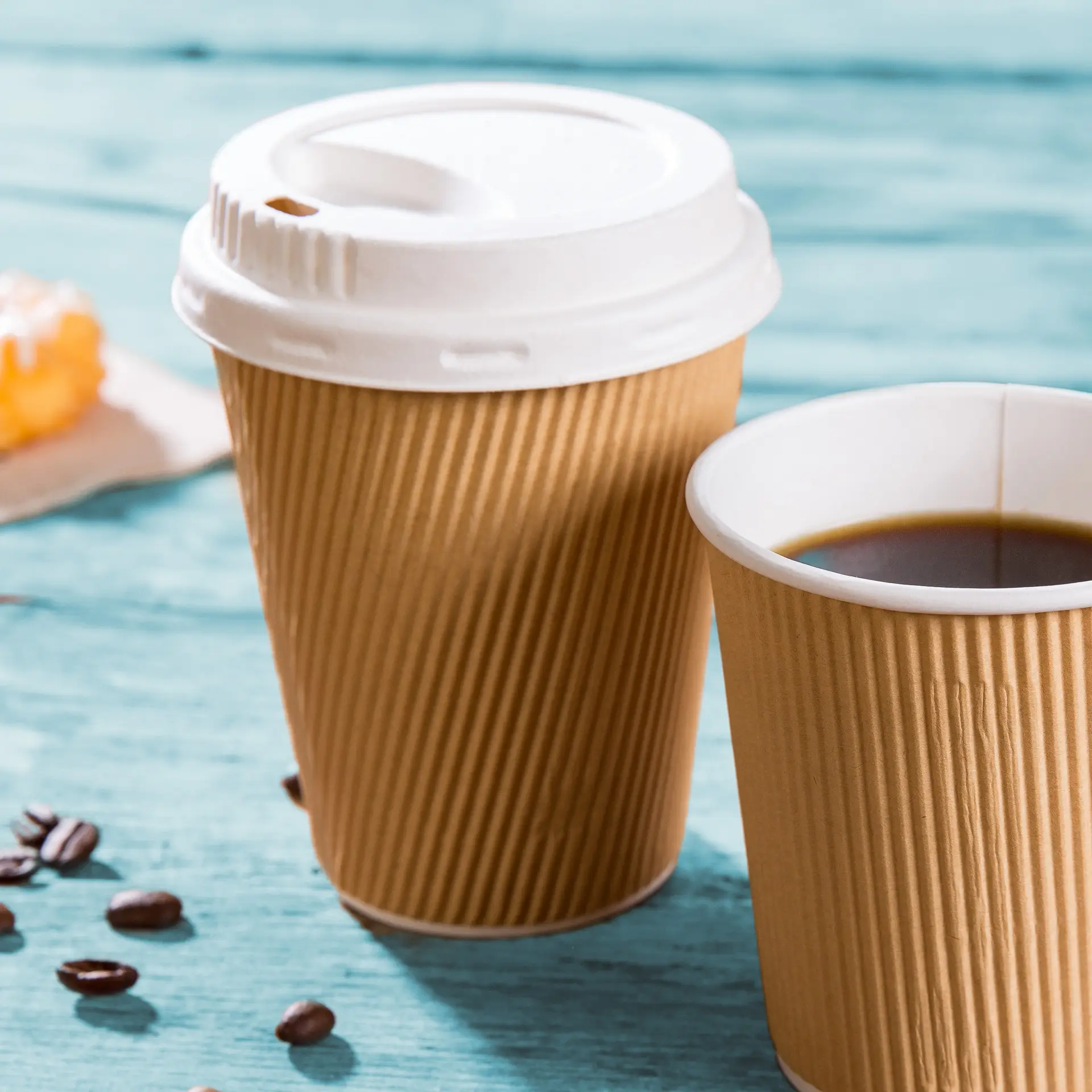 Koffiebekers to go van karton (gecoat) / Ribbelbekers 250 ml / 10 oz, Ø 80 mm, bruin, binnenkant wit con10025-01-0-riffelbecher-beschichtet-coffee-to-go-becher-250-ml-10-oz-90-mm-braun-innen-weiss-7