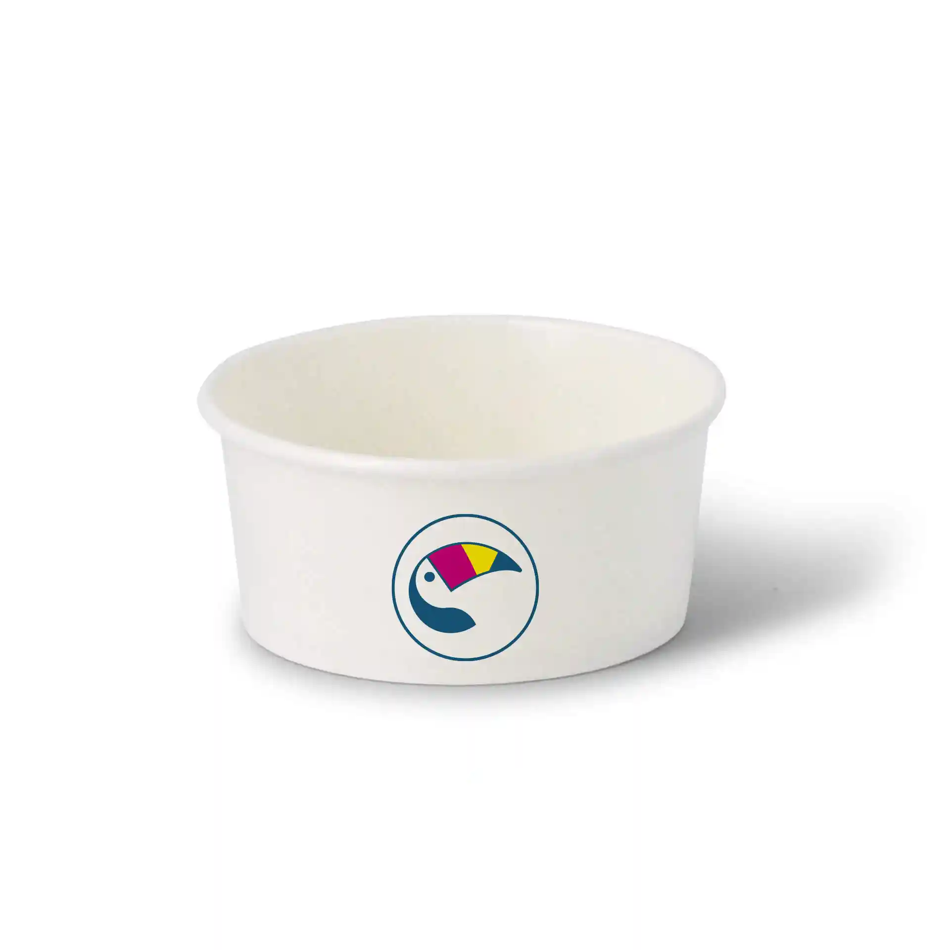 Ronde witte kartonnen ijsbekers met een kleurrijk toekanlogo, 100 ml capaciteit, op een effen achtergrond.