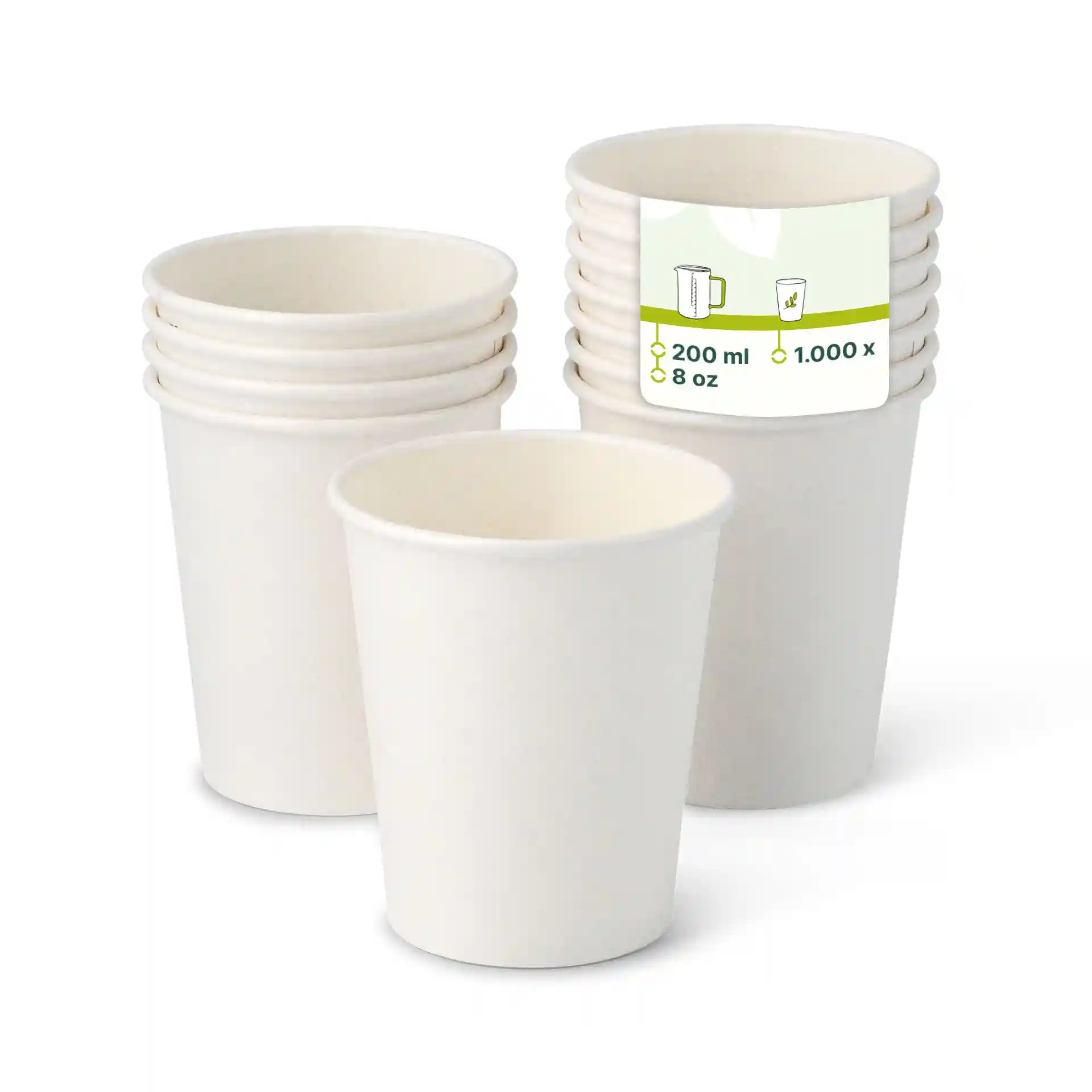 Witte papieren bekers gestapeld, met één beker vooraan die een label toont van 200 ml en 8 oz.
