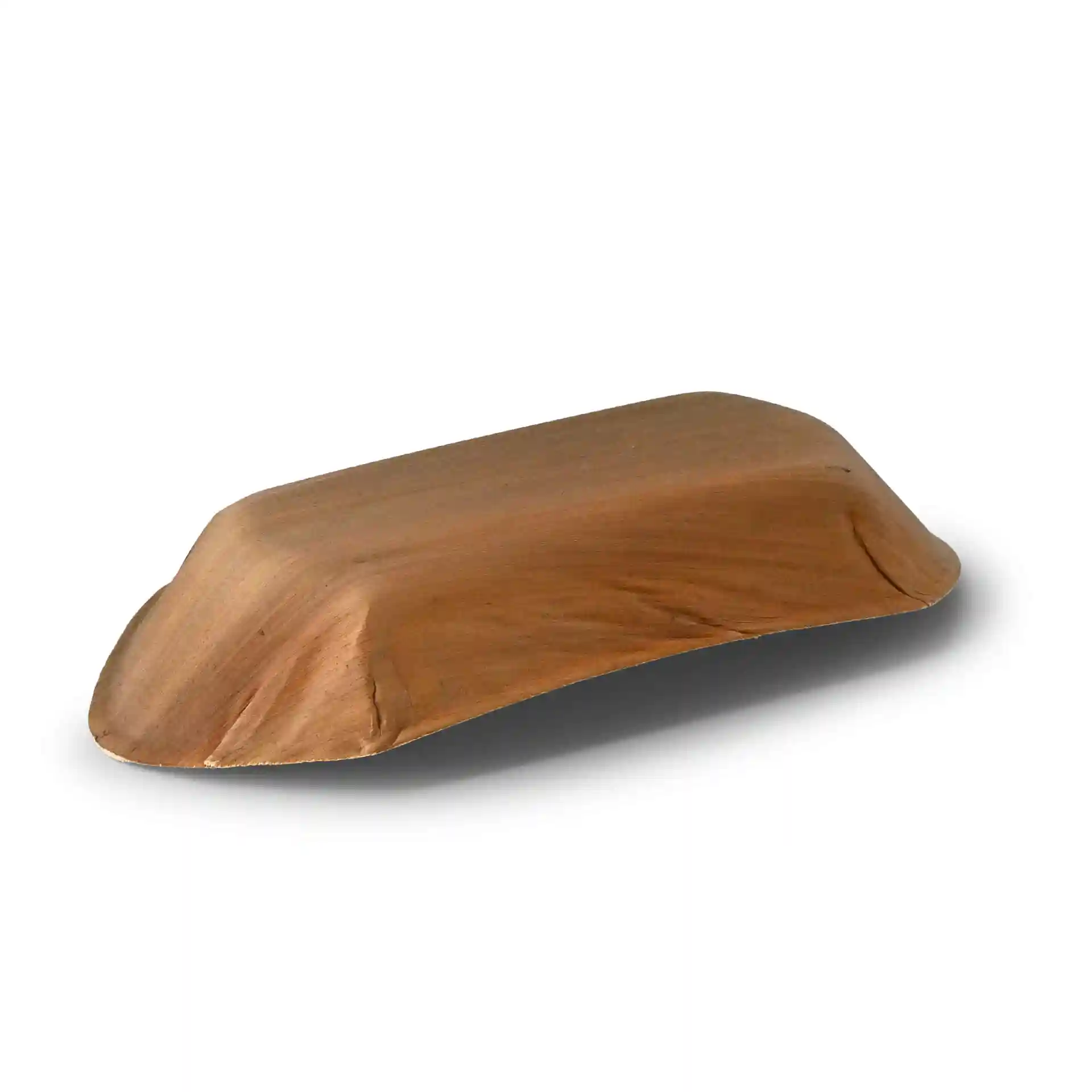 Diep palmbladboot in houtkleur, 30 cm lang en 14,5 cm breed.