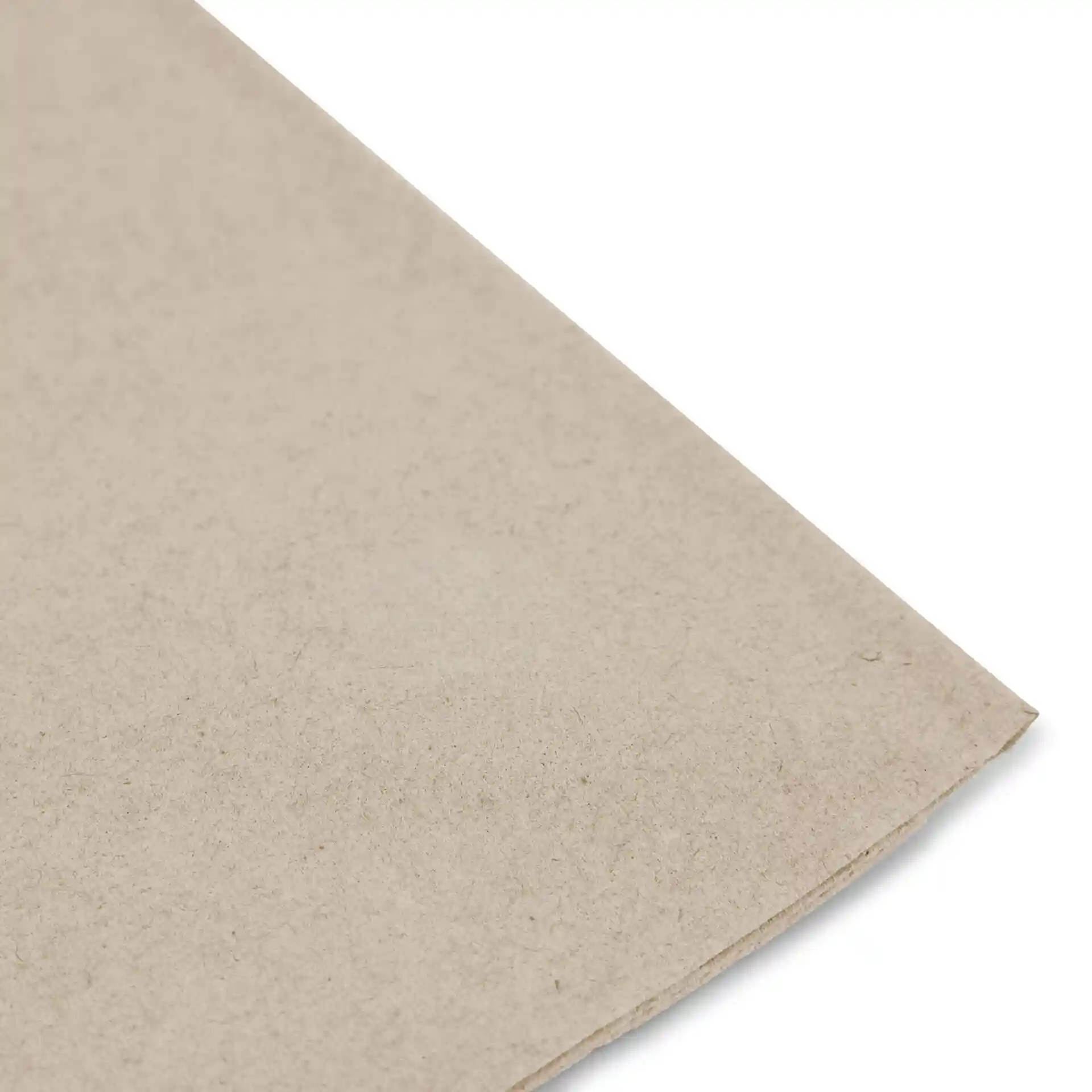 Rechthoekige ongebleekte gerecycled papieren bestekzak met een gedrukt recycling symbool en tekst.