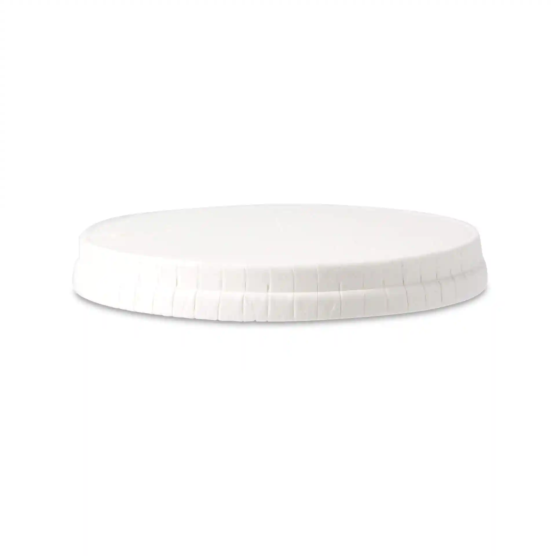 Witte papieren deksel met een diameter van 81 mm en een rietjesopening, met een glad oppervlak en geribbelde rand.