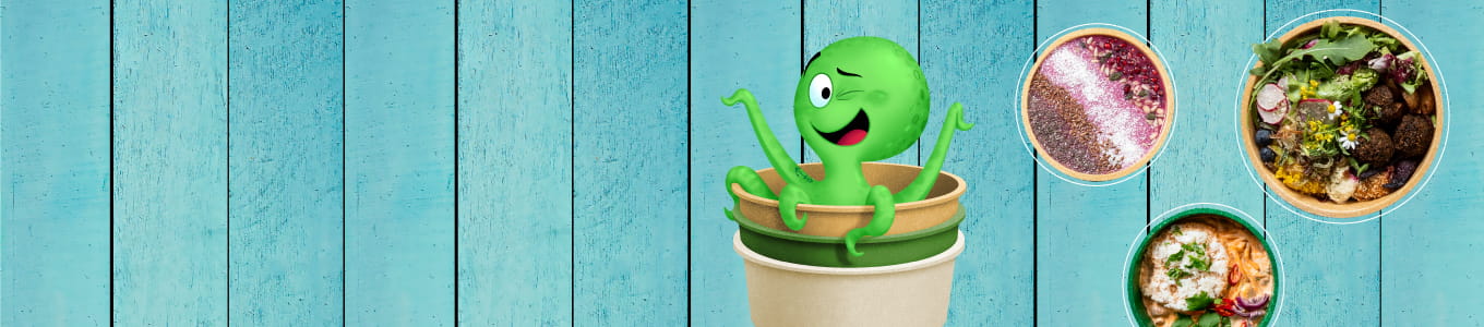 Cartoonfiguur met een groene, glimlachende gezicht in een beige afhaalschaal; drie gerechten ernaast op een blauwe houten achtergrond.