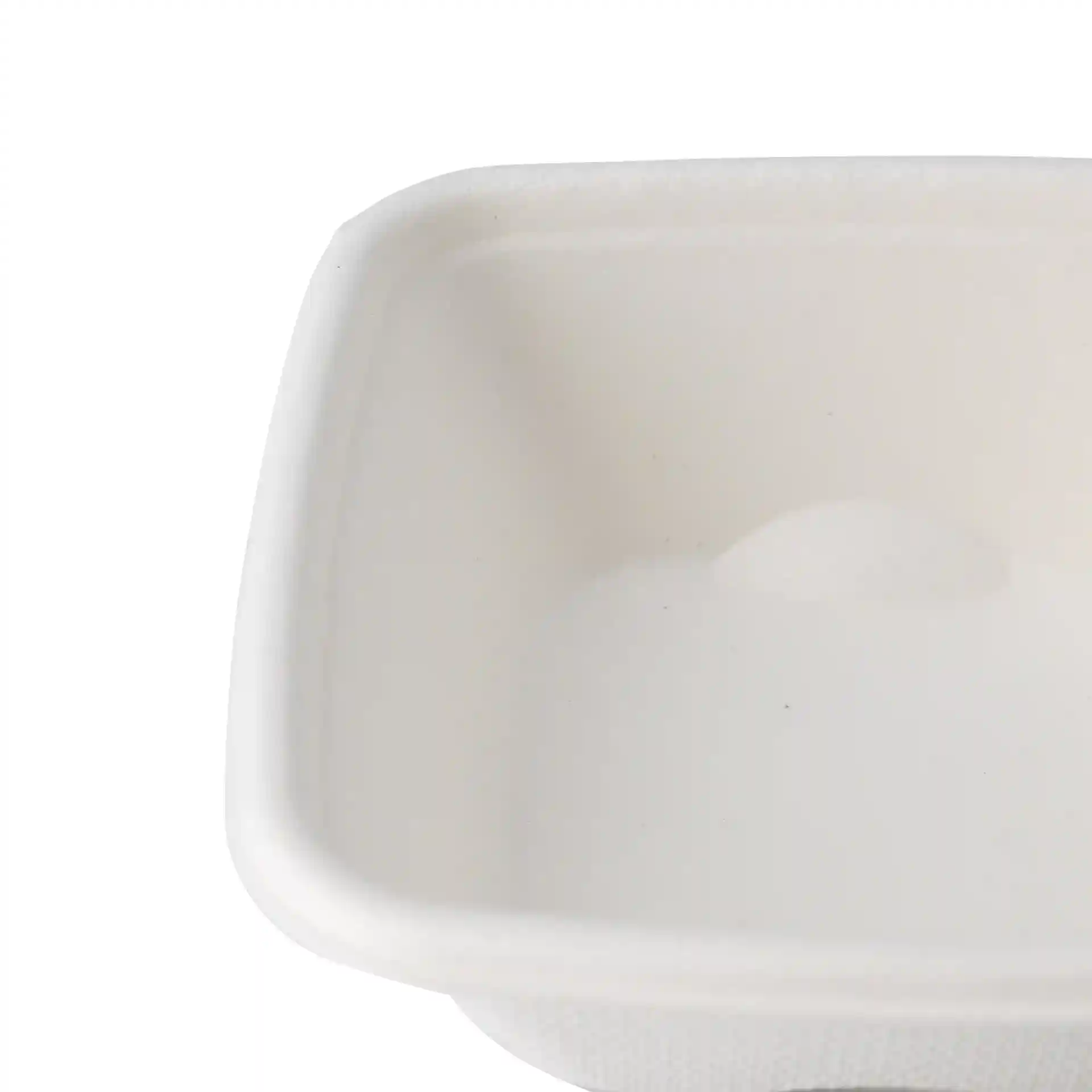 Witte vierkante bagasse portie beker met een inhoud van 70 ml, afmetingen 81 x 81 x 27 mm.