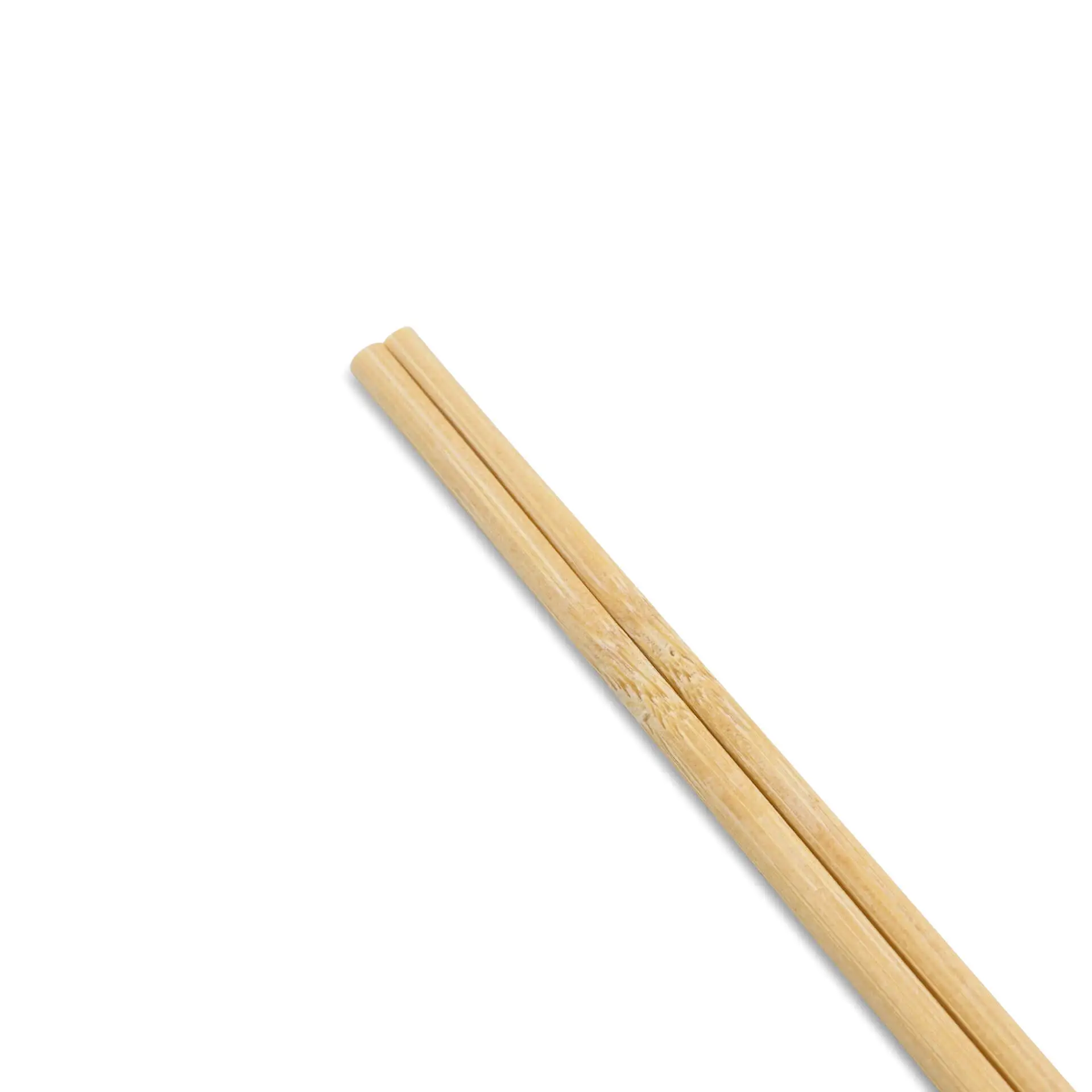 Bamboe eetstokjes, 20 cm lang, diagonaal op een effen witte achtergrond, individueel verpakt.