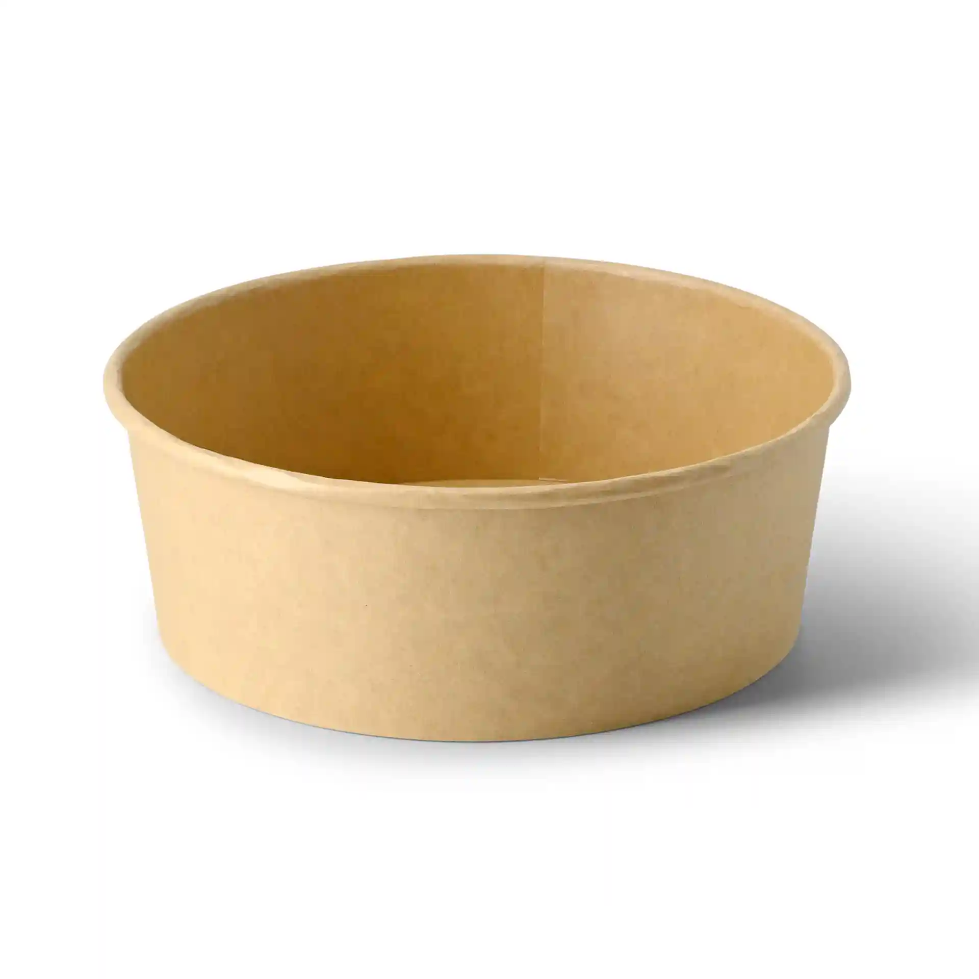 Bruine ronde kartonnen kom met een hoogte van 65 mm en een diameter van 185 mm, bedoeld voor voedselgebruik.