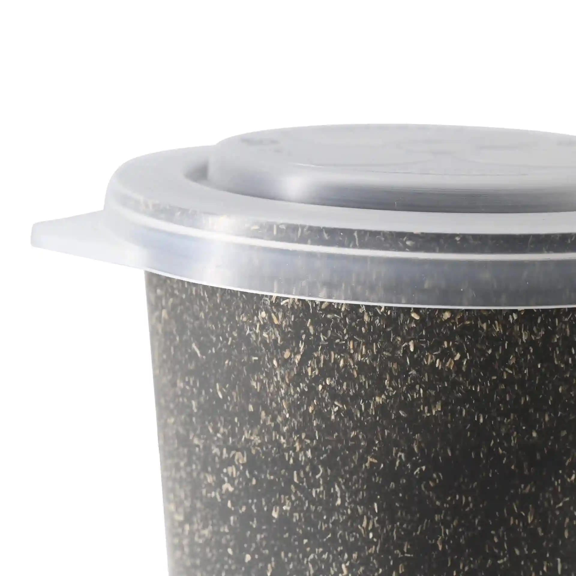 Transparant herbruikbaar deksel voor een ronde beker, met een diameter van 95 mm en een hoogte van 15 mm.