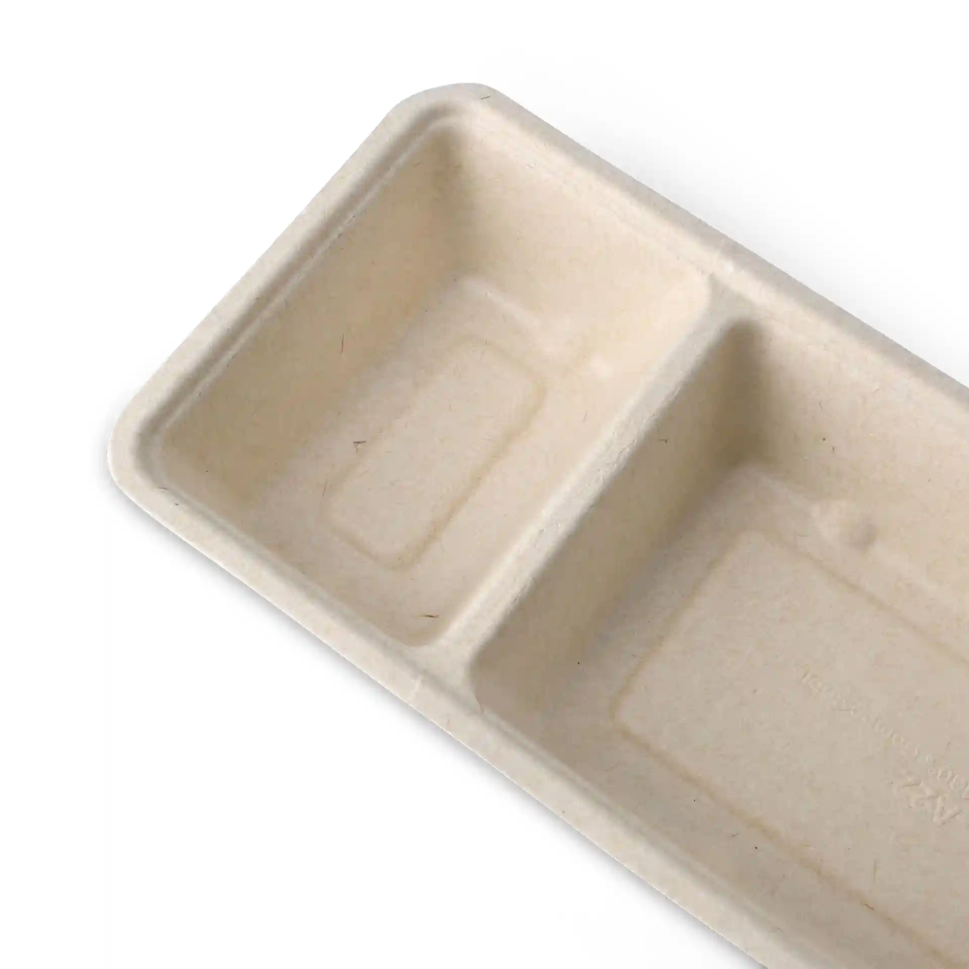 Rechthoekige crème witte bagasse chip tray met twee compartimenten, 9,5 x 20 x 3,5 cm.