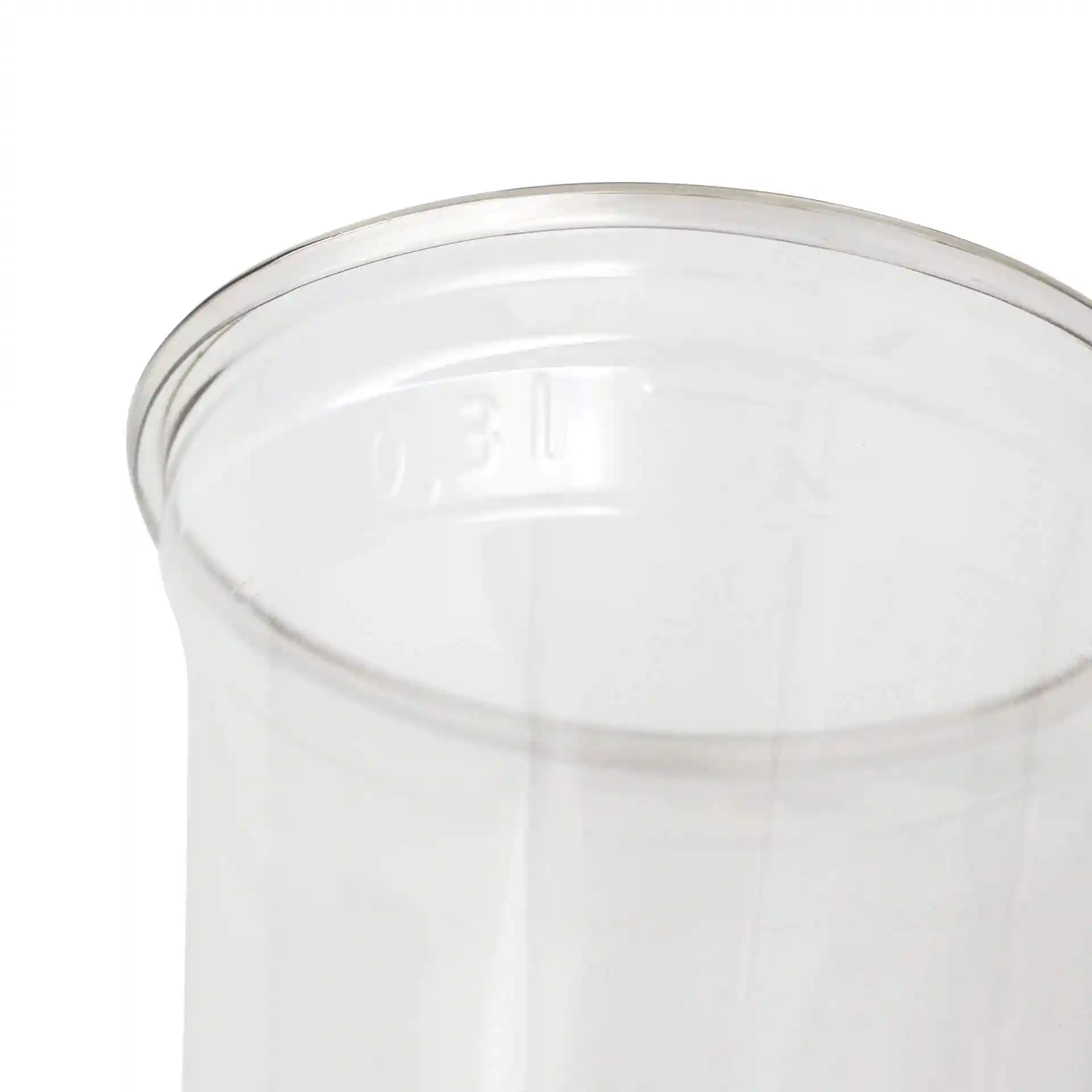 Transparante 12 oz rPET beker met een diameter van 95 mm en een hoogte van 107 mm, toont het randdetail.