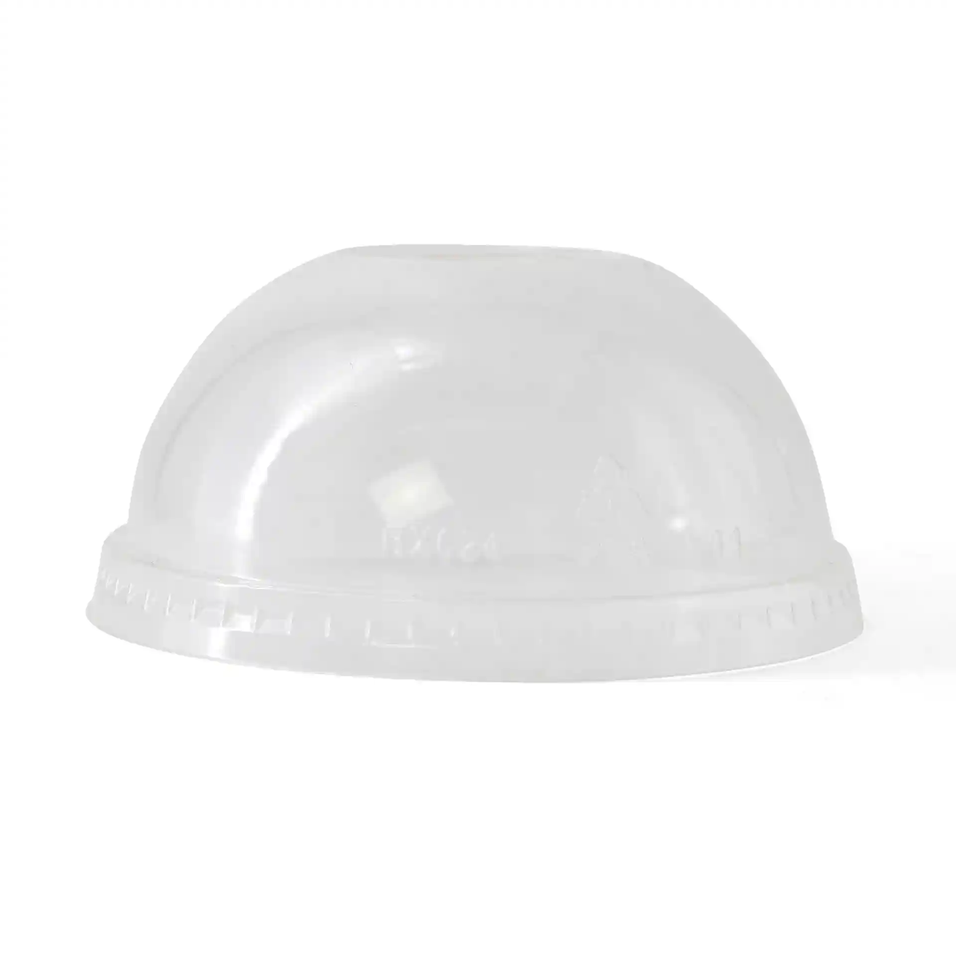 Duidelijke PLA-dome deksel met een diameter van 95 mm en een rietjesopening, zijaanzicht.