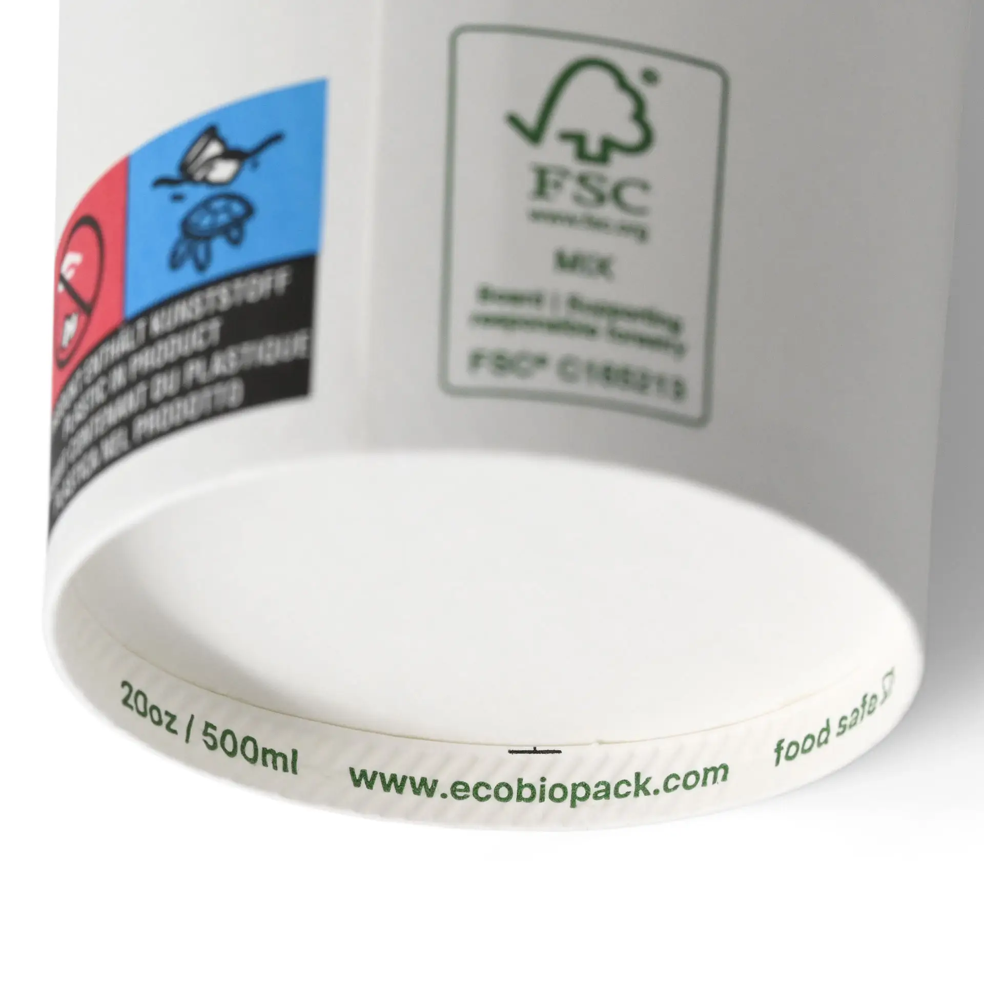 Witte enkelwandige papieren beker, 500 ml, met PLA-coating, met labels met recycle-symbolen en voedingsveiligheidsmarkeringen.